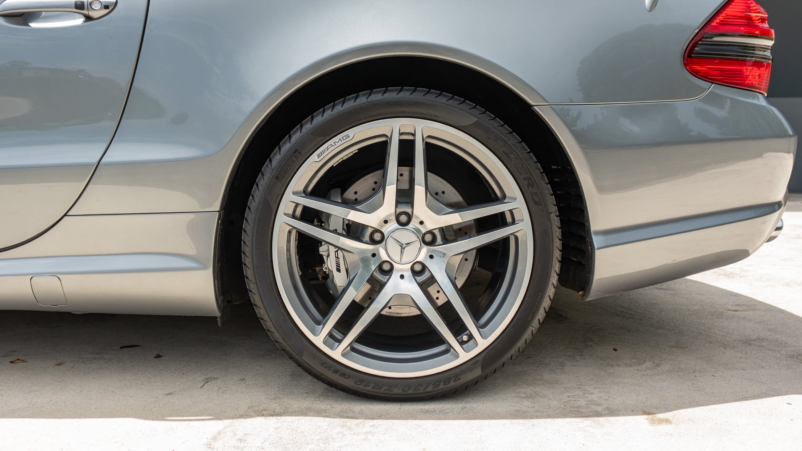 2009 Mercedes Benz SL 63 AMG R230 – P30 Perfomance Package – 19K Miles – Red Interior full