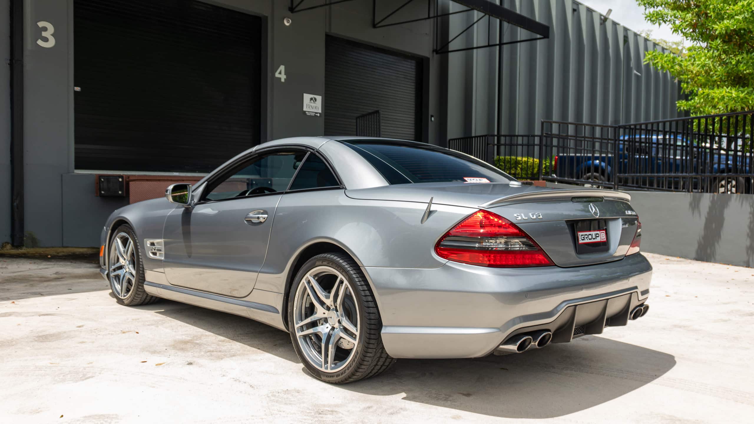 2009 Mercedes Benz SL 63 AMG R230 – P30 Perfomance Package – 19K Miles – Red Interior full