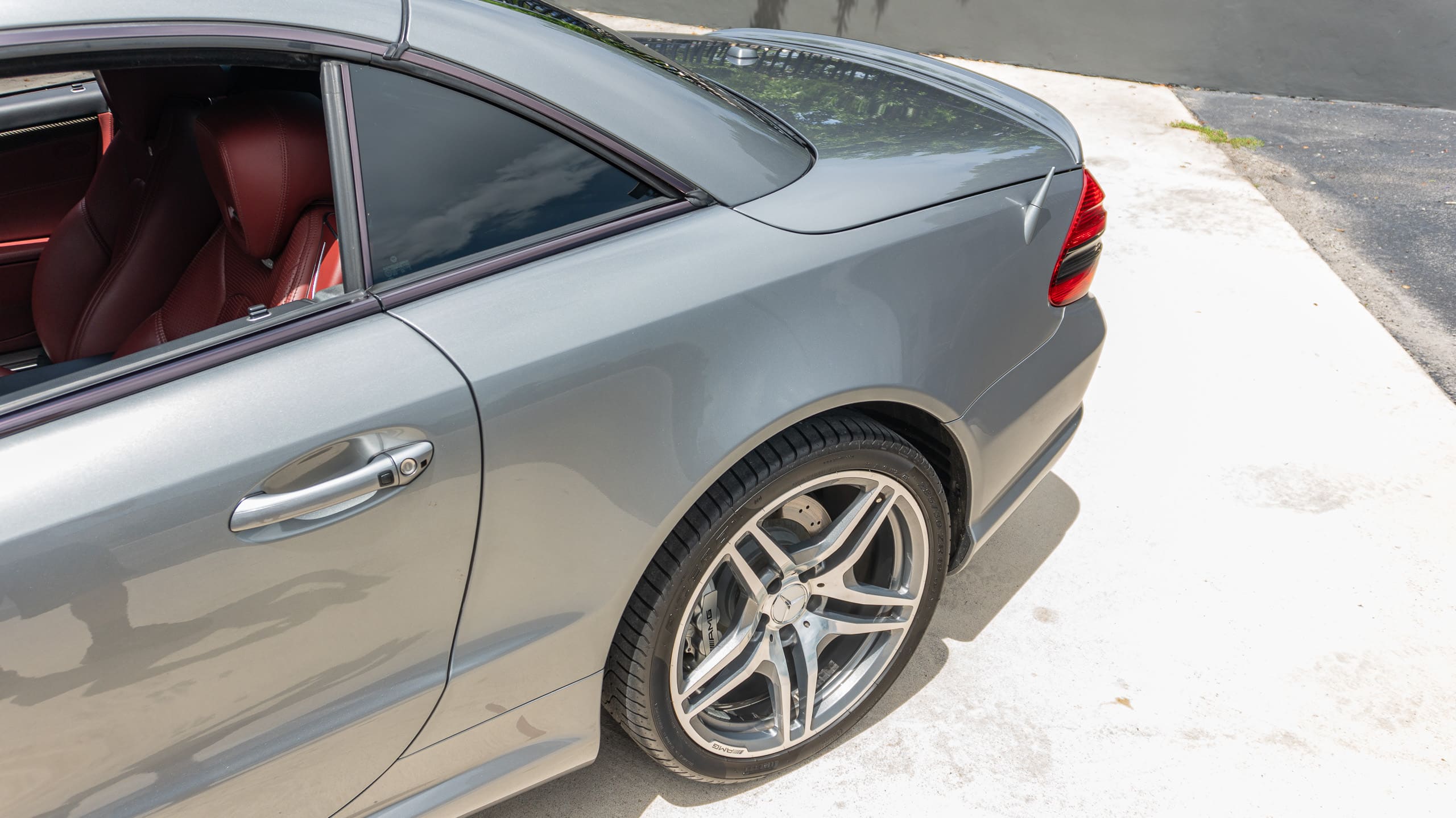 2009 Mercedes Benz SL 63 AMG R230 – P30 Perfomance Package – 19K Miles – Red Interior full