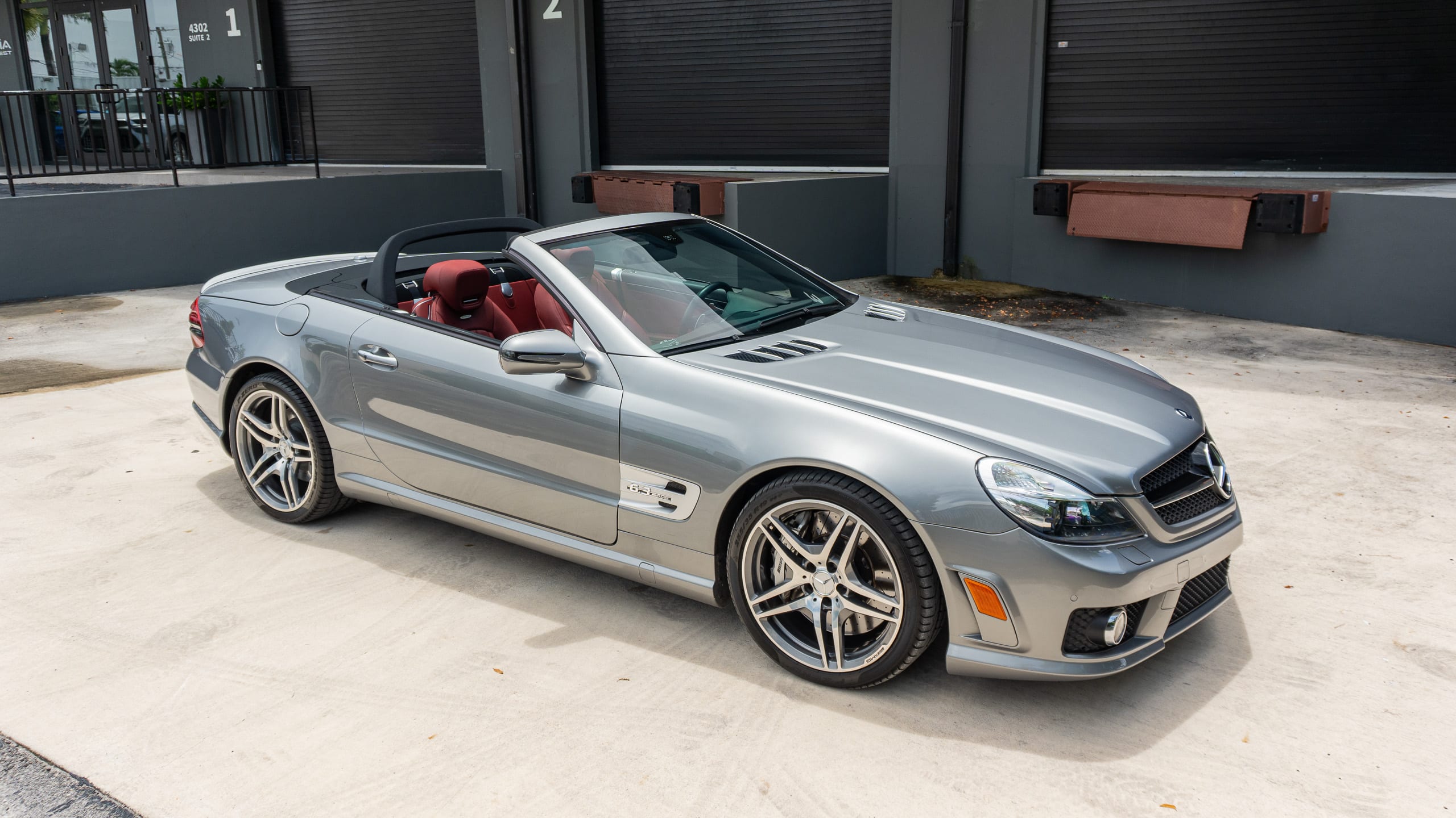 2009 Mercedes Benz SL 63 AMG R230 – P30 Perfomance Package – 19K Miles – Red Interior full