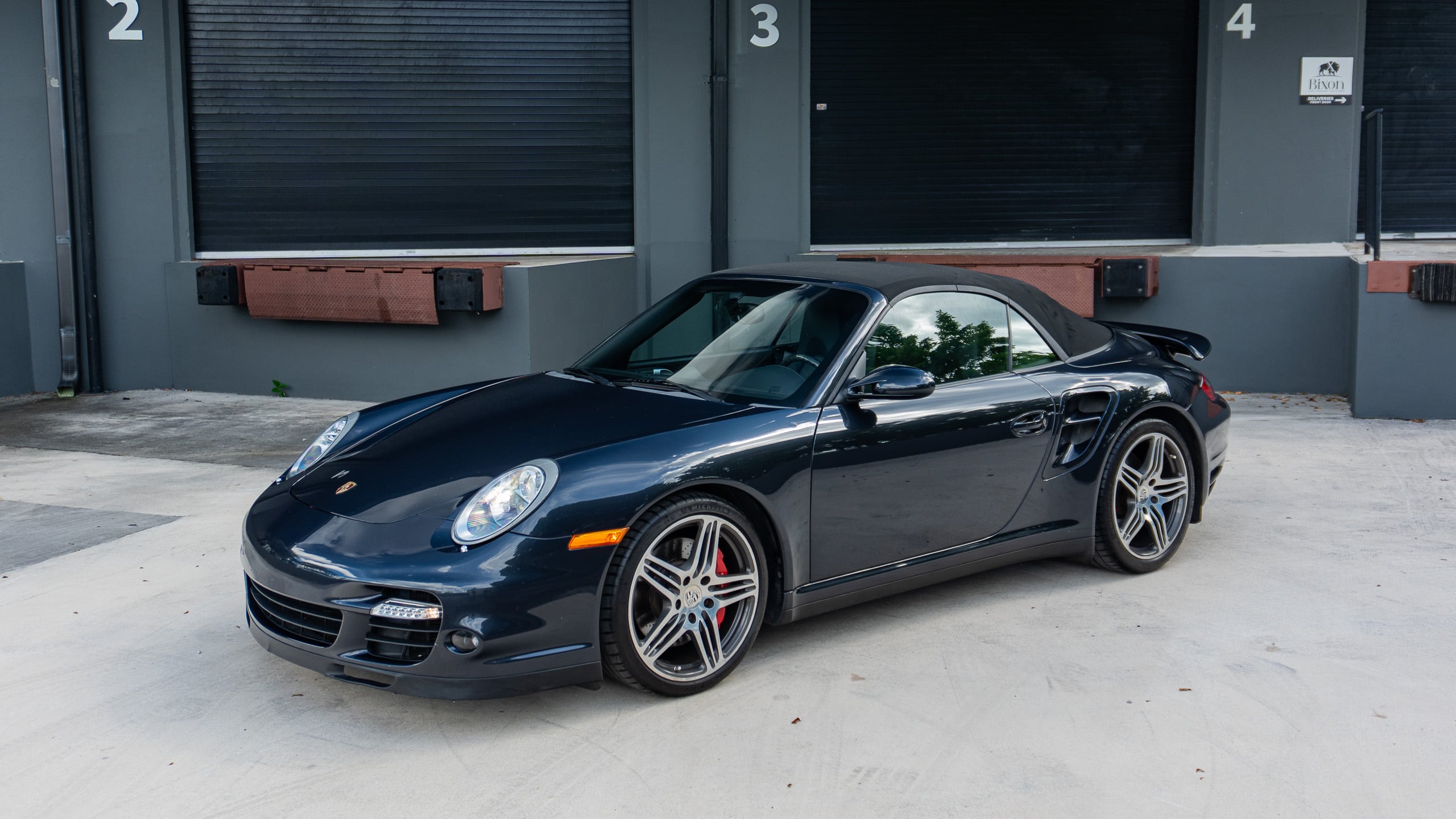 2009 Porsche 911 Turbo 997. 1.5 – Cabriolet – 50k Miles – Atlas Gray Metallic full