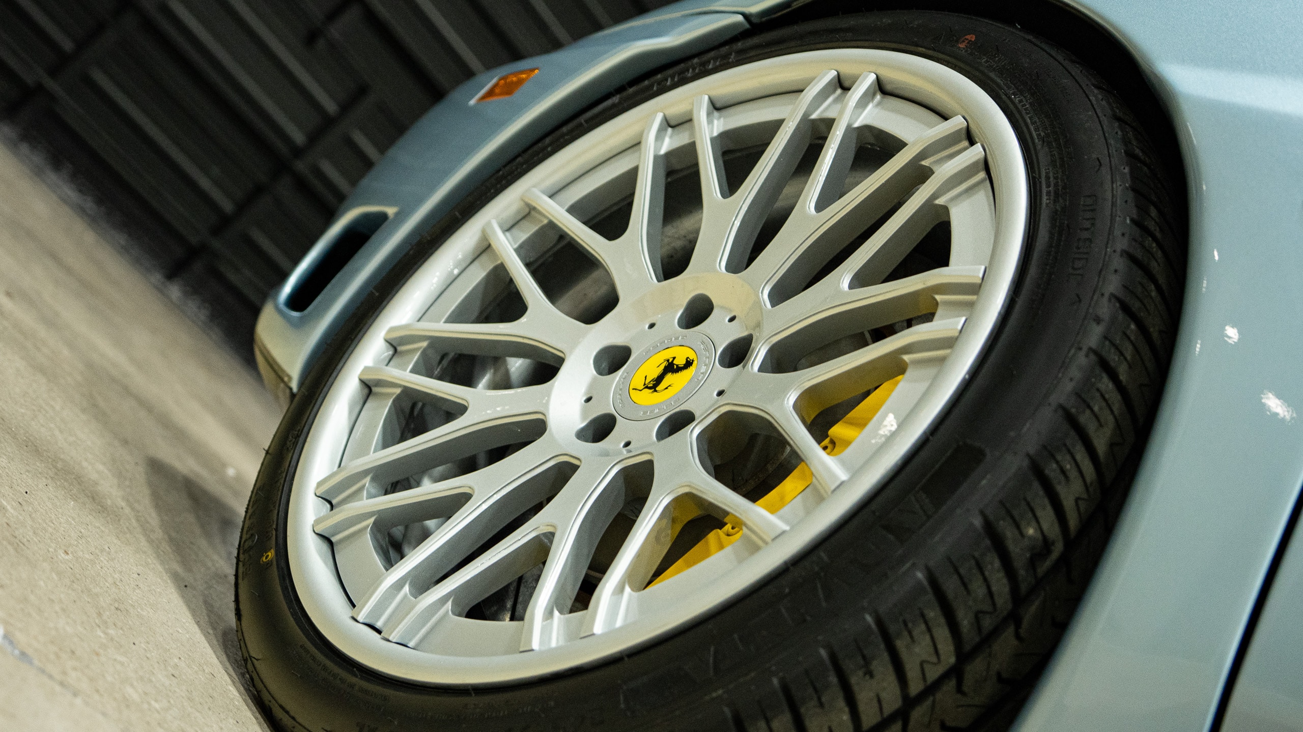 2001 Ferrari 360 SPIDER Grigio / Nero- Daytona Seats- Moton Coilovers- Brembo GT Brakes – Forged Wheels full