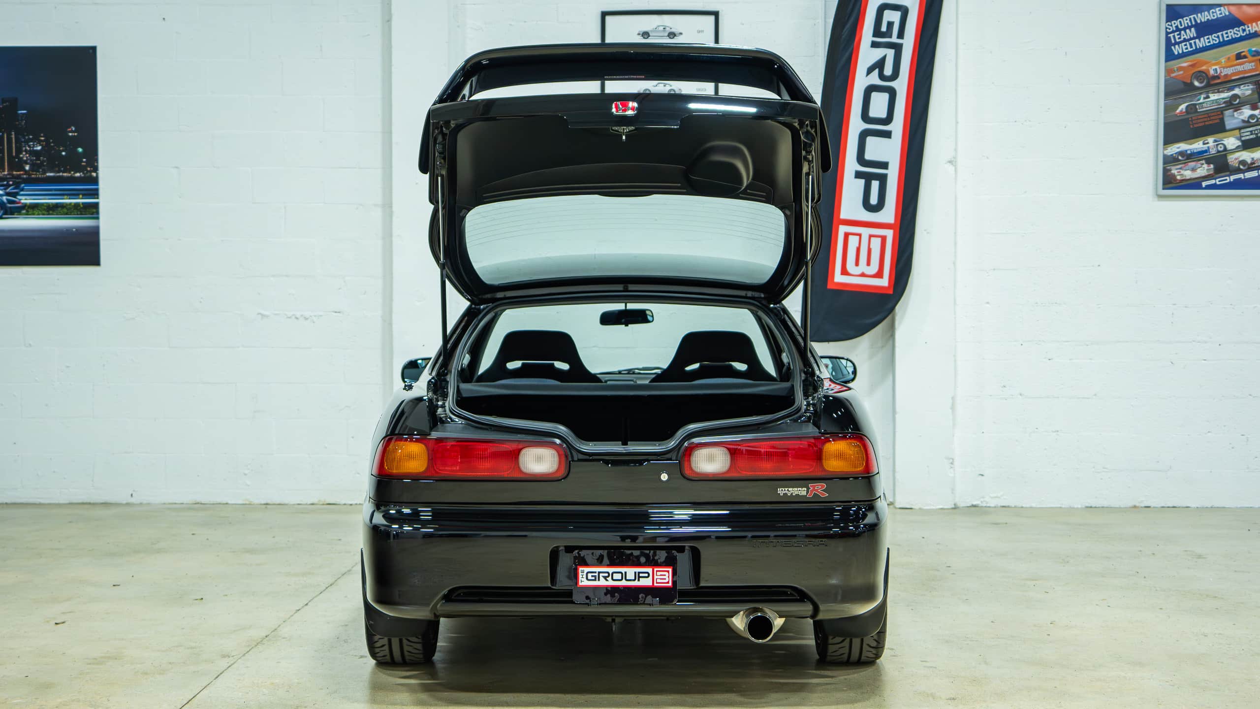 1998 Honda Integra Type R – DC2 – JDM – Only 23k Kilometers – Original Paint – Time Capsule full
