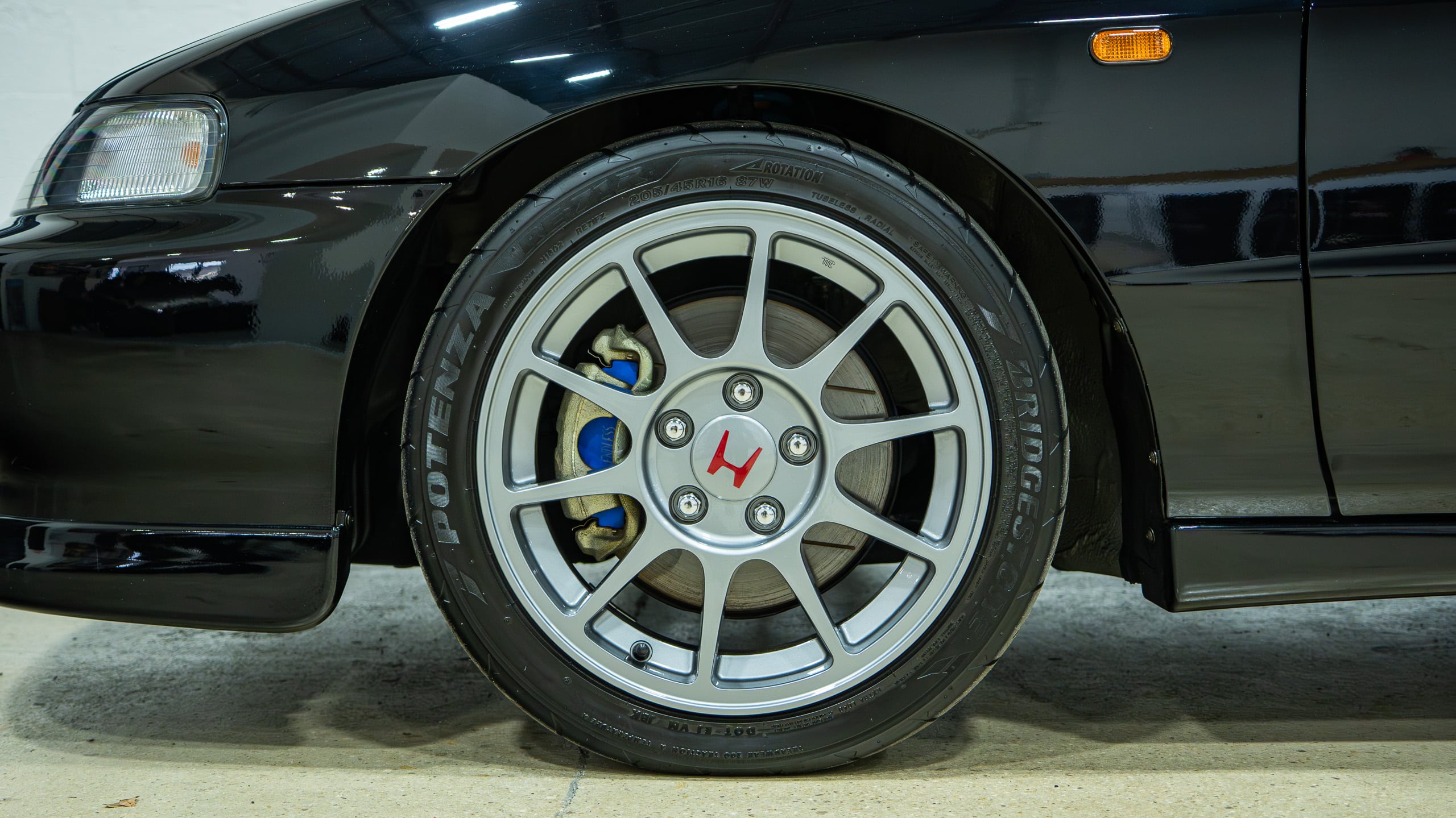 1998 Honda Integra Type R – DC2 – JDM – Only 23k Kilometers – Original Paint – Time Capsule full