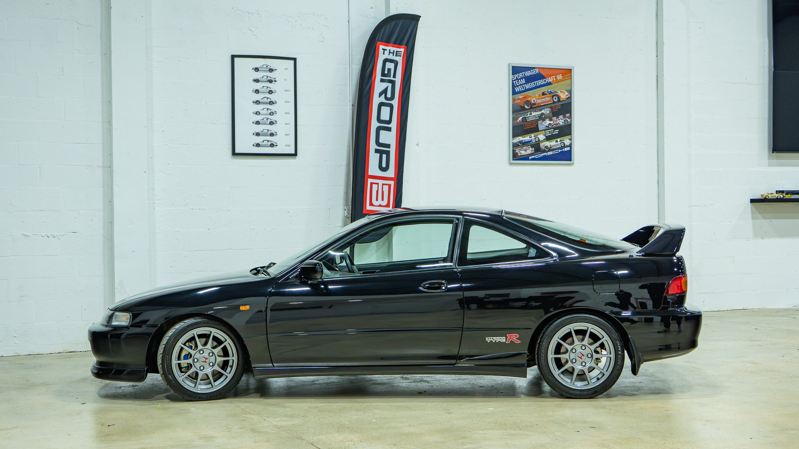 1998 Honda Integra Type R – DC2 – JDM – Only 23k Kilometers – Original Paint – Time Capsule full