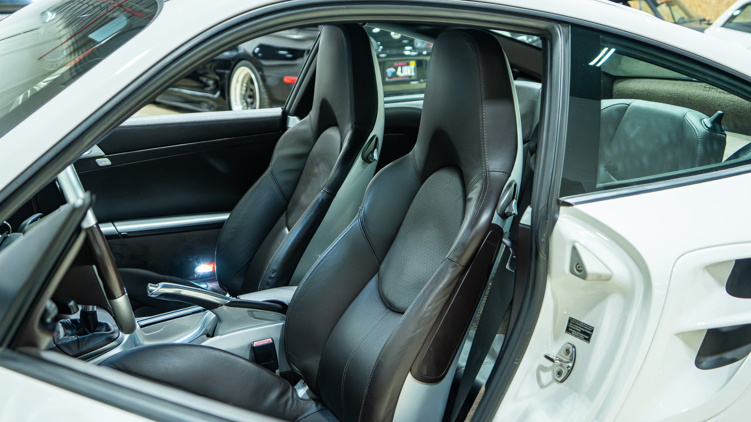 2008 Porsche 997.1 Turbo – 6 Speed Manual – 41k Miles – White/Cocoa Sport Seats – 750 Horsepower full