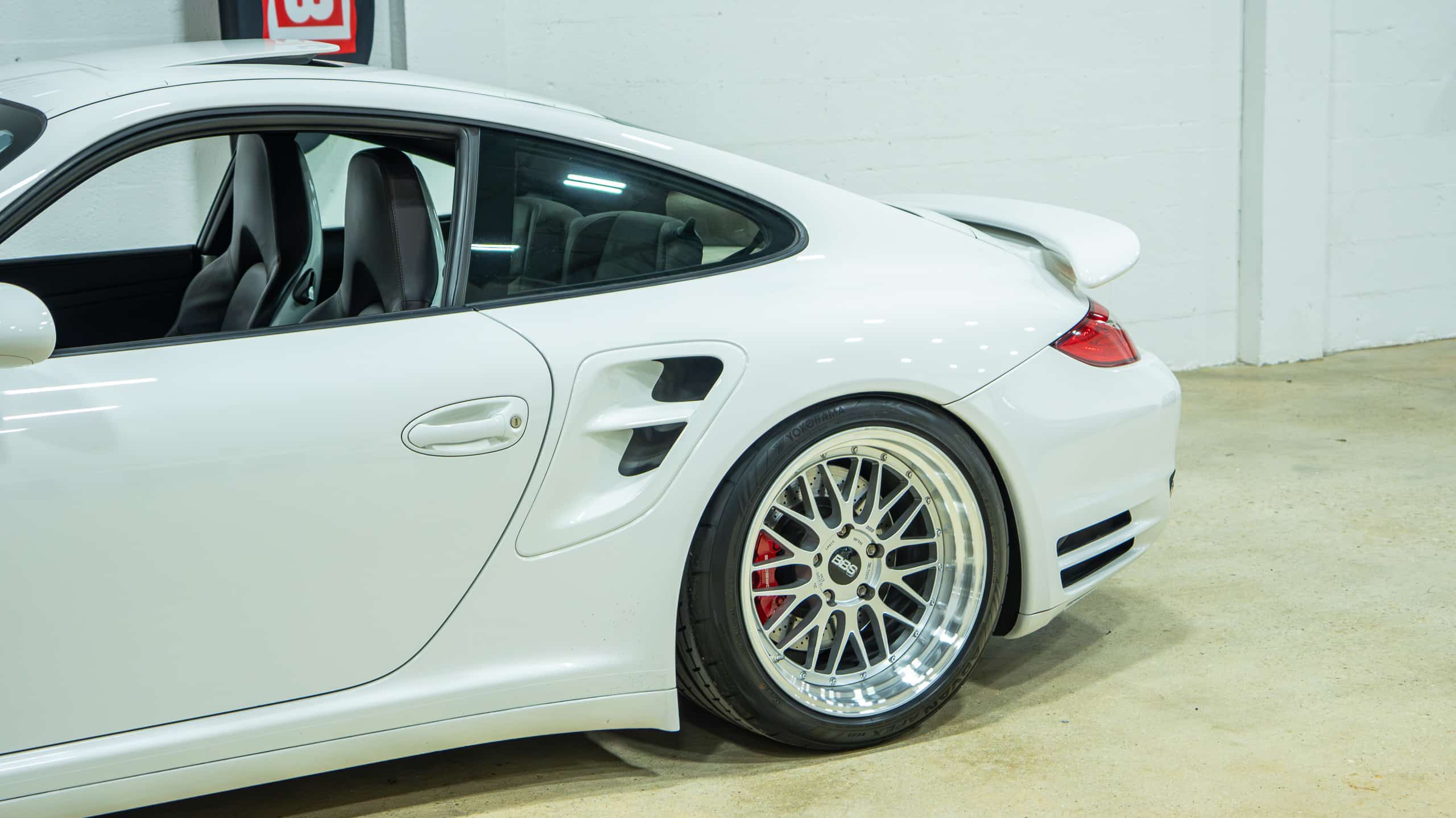 2008 Porsche 997.1 Turbo – 6 Speed Manual – 41k Miles – White/Cocoa Sport Seats – 750 Horsepower full