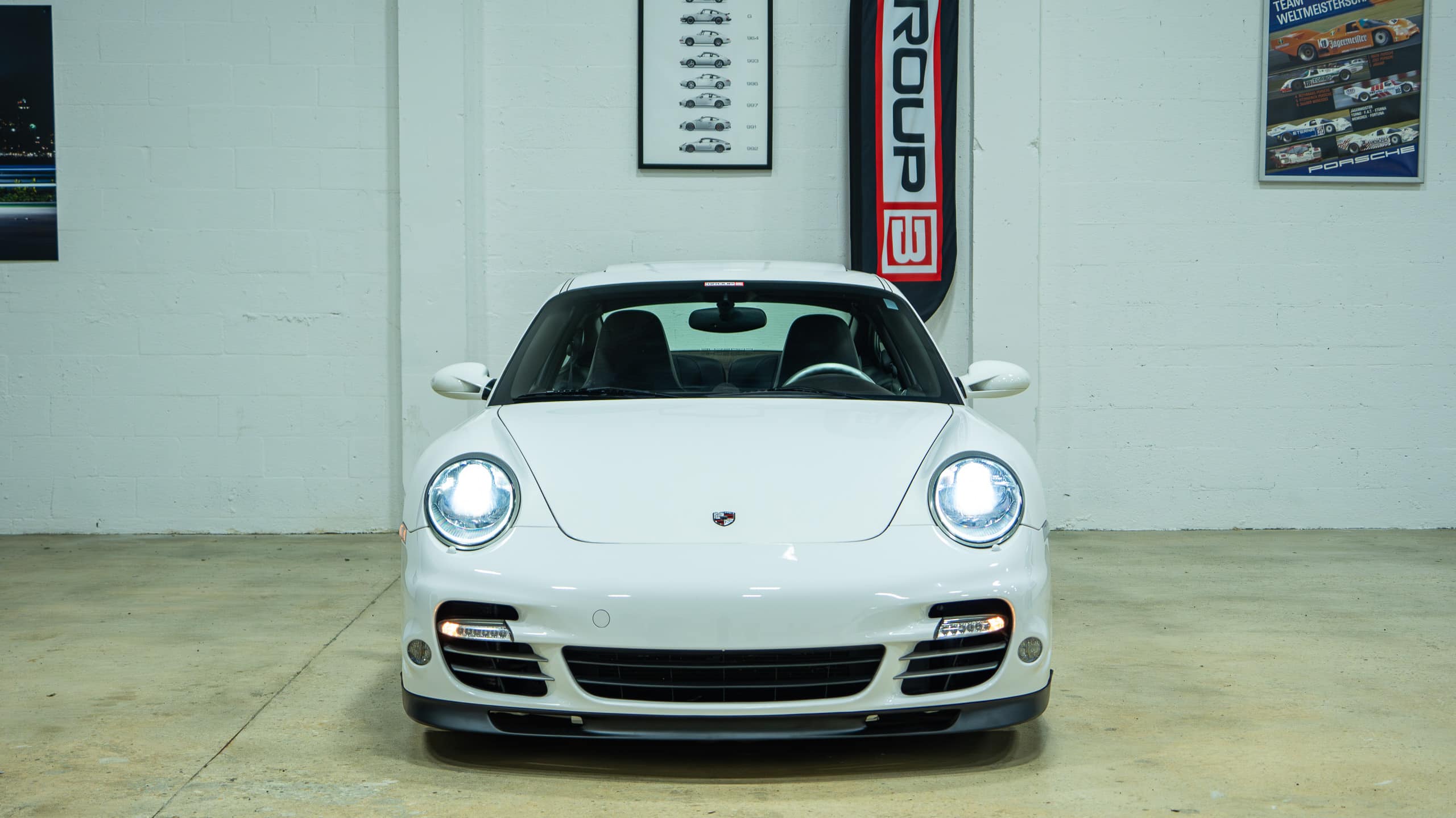 2008 Porsche 997.1 Turbo – 6 Speed Manual – 41k Miles – White/Cocoa Sport Seats – 750 Horsepower full