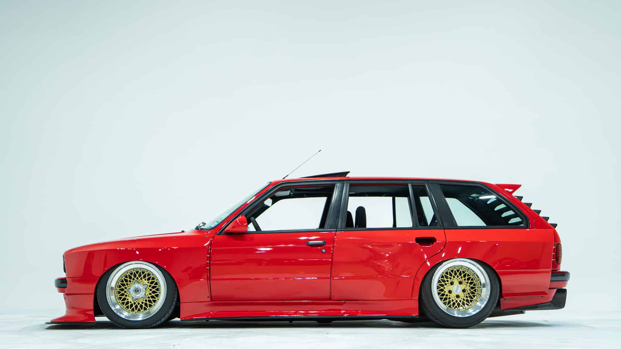 1989 BMW 325i Widebody Wagon 1 of 2 LTO Widebody – Magnesium BBS Wheels – Airlift Suspension – SHOW CAR full