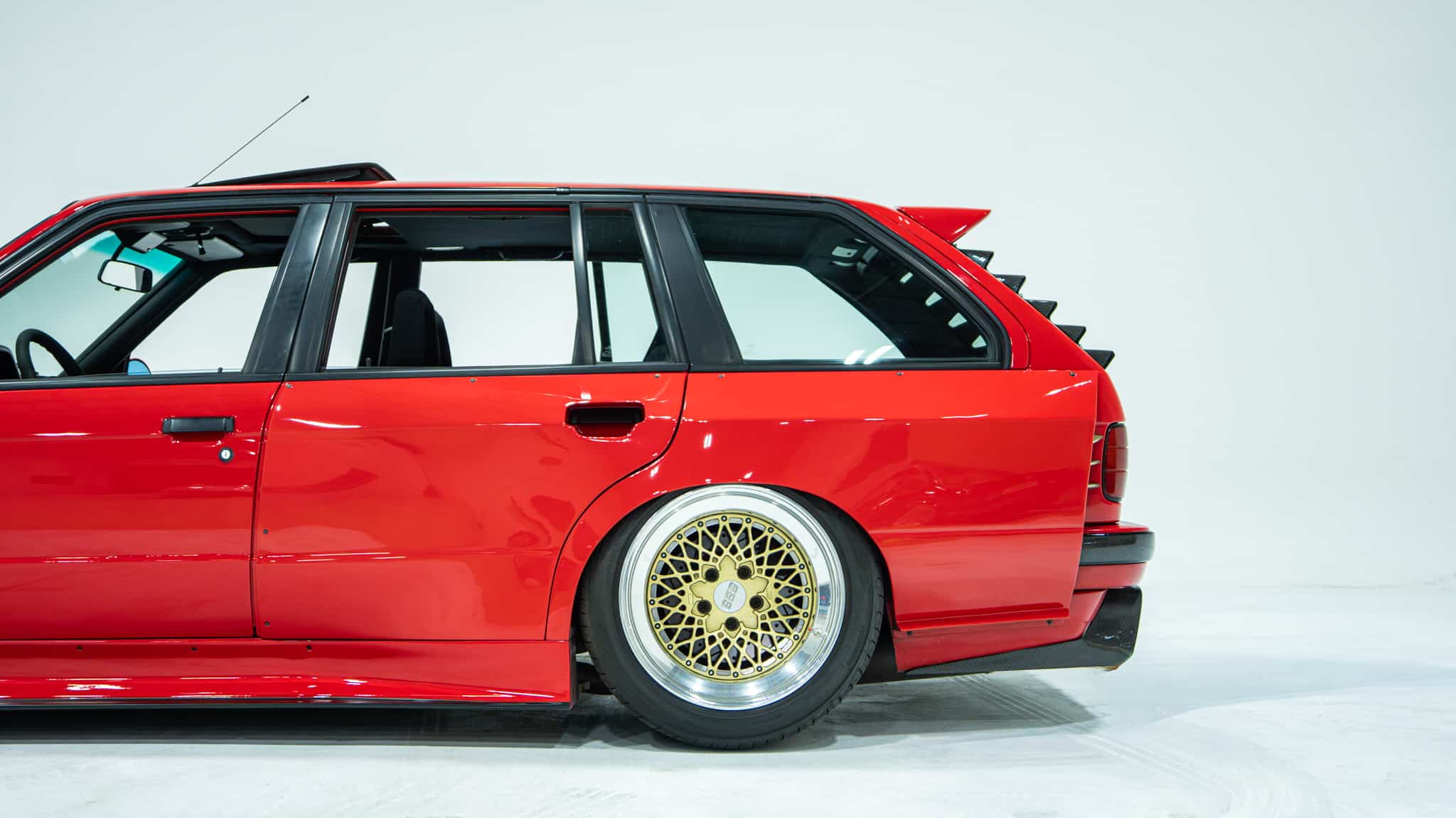 1989 BMW 325i Widebody Wagon 1 of 2 LTO Widebody – Magnesium BBS Wheels – Airlift Suspension – SHOW CAR full
