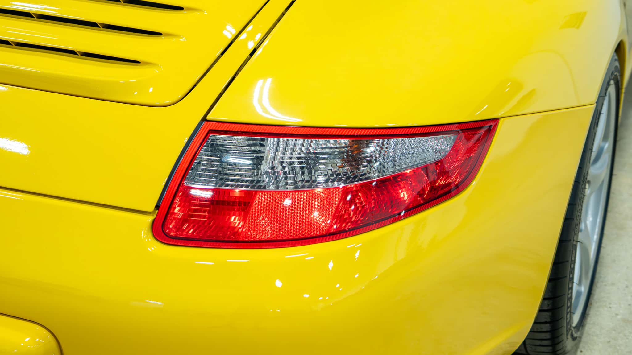 2005 Porsche 911 Carrera 997.1 Speed Yellow 105k Miles – 6 Speed Manual – Techart Exhaust – Yellow Belts full