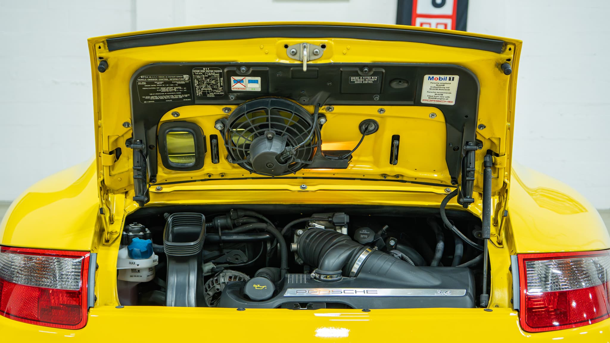2005 Porsche 911 Carrera 997.1 Speed Yellow 105k Miles – 6 Speed Manual – Techart Exhaust – Yellow Belts full