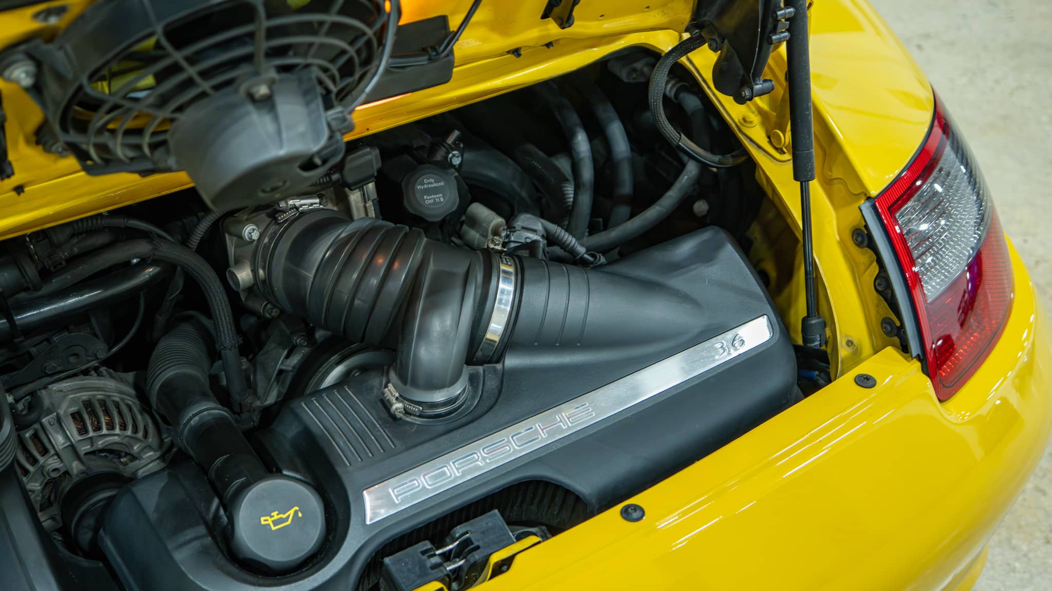 2005 Porsche 911 Carrera 997.1 Speed Yellow 105k Miles – 6 Speed Manual – Techart Exhaust – Yellow Belts full