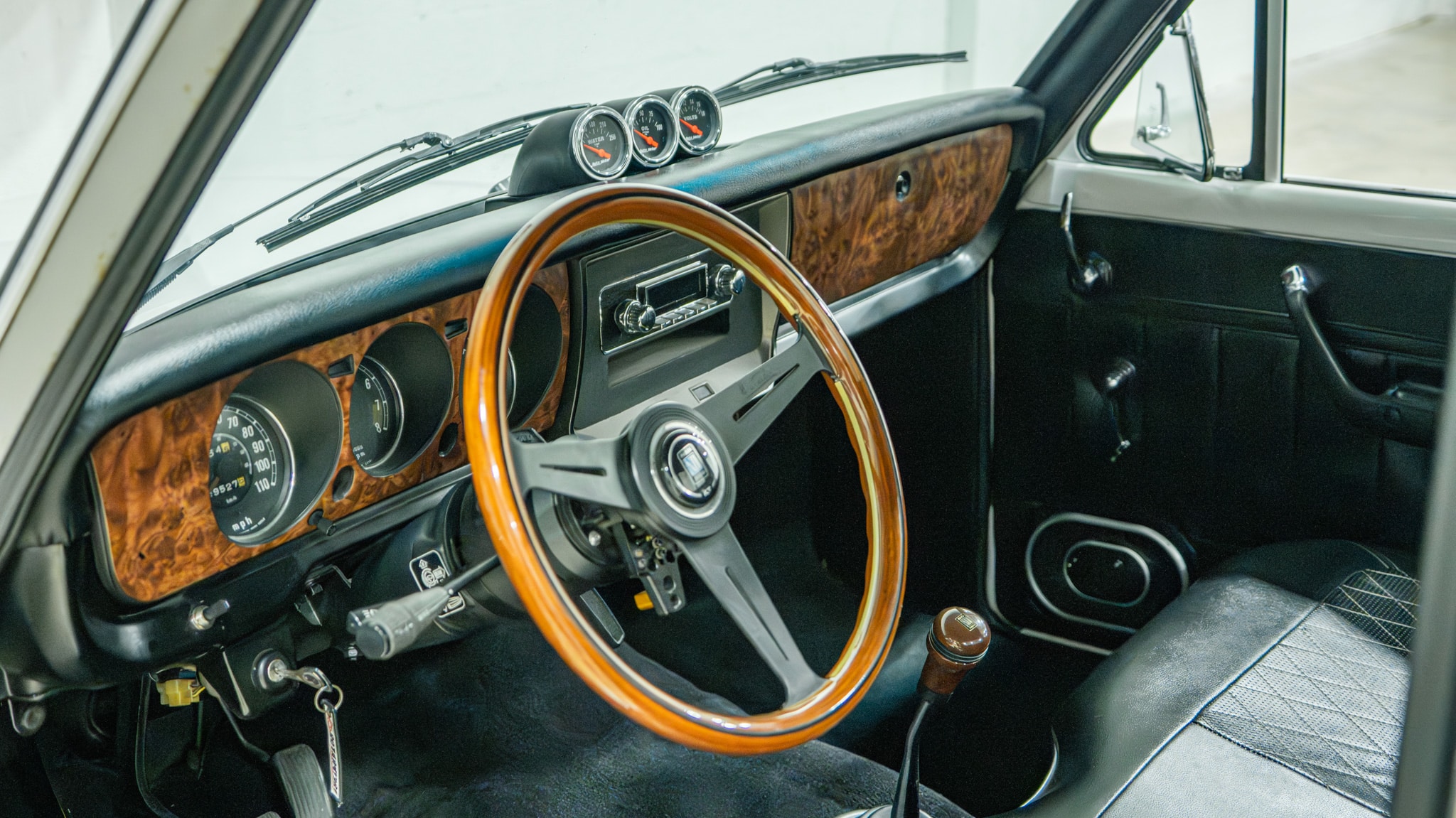 1977 Mazda REPU 20B (3 ROTOR) – Bridgeport – Haltech – ITB Side Draft – Aerospace Suspension/Brakes full