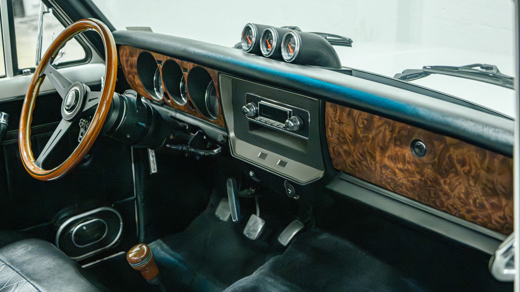 1977 Mazda REPU 20B (3 ROTOR) – Bridgeport – Haltech – ITB Side Draft – Aerospace Suspension/Brakes full