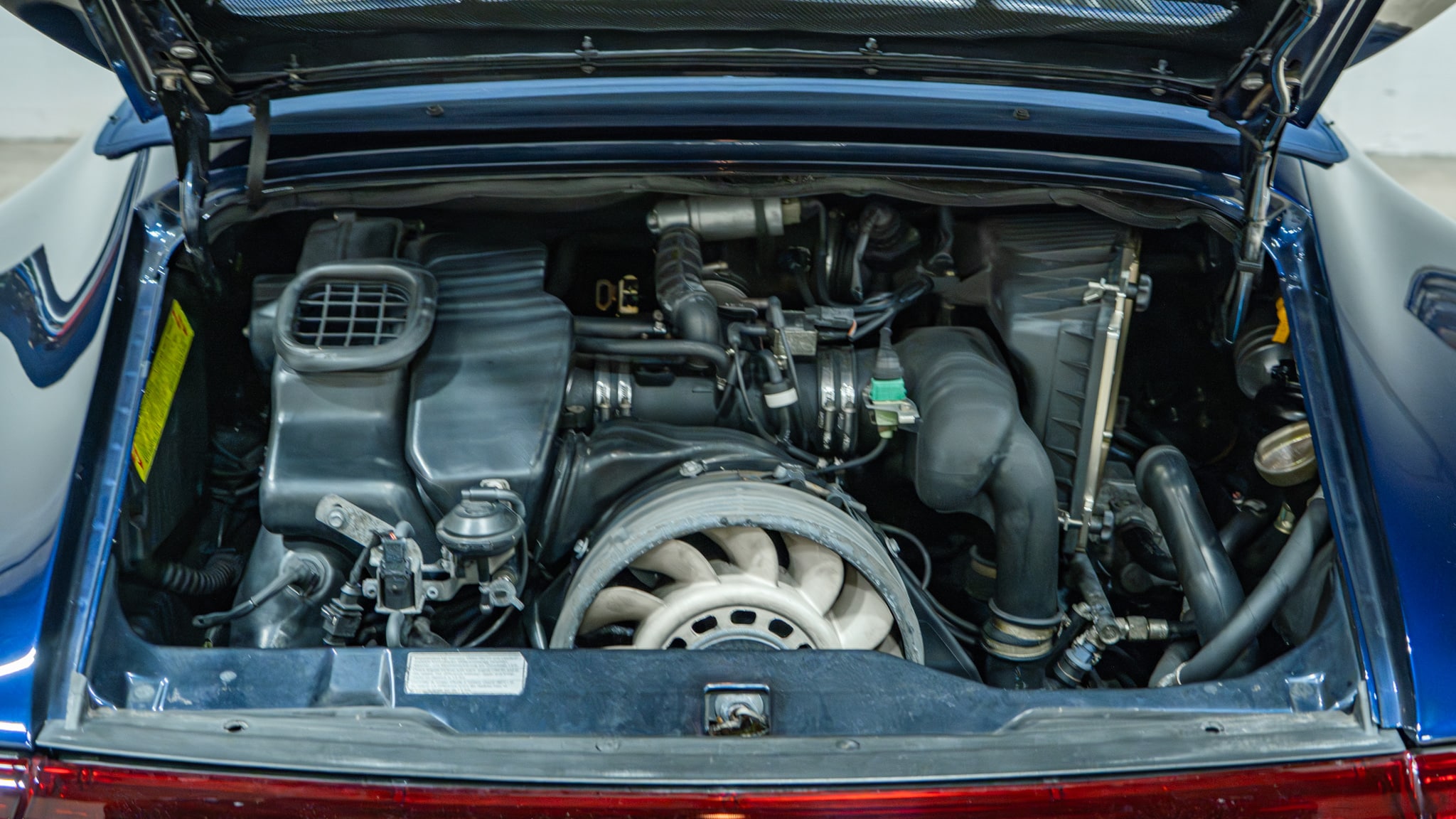 1995 Porsche 911 993 Carrera 4 Midnight Blue – 6 Speed Manual – Bilstein Coilovers full