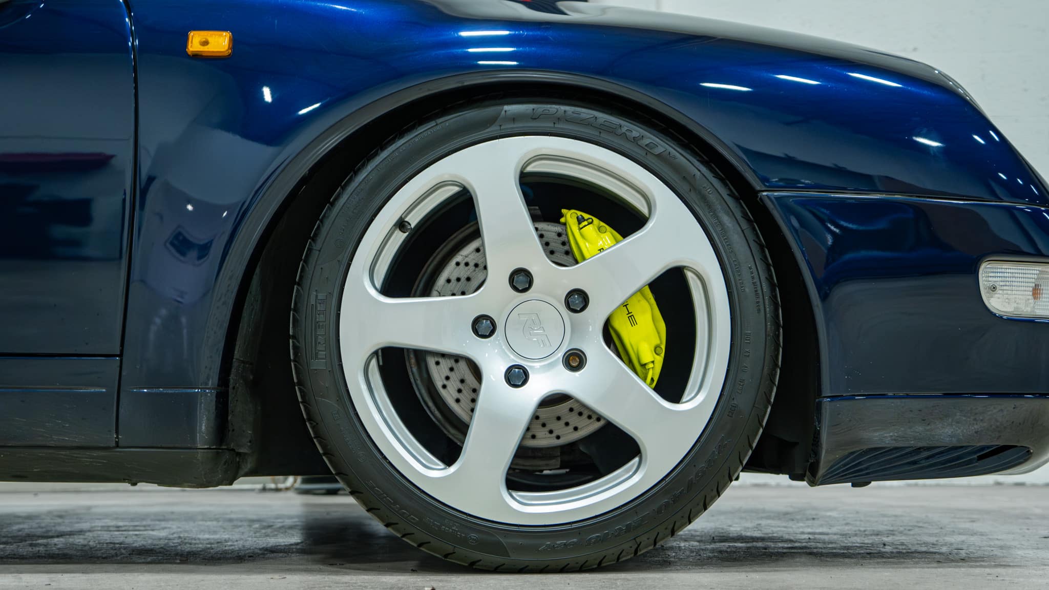 1995 Porsche 911 993 Carrera 4 Midnight Blue – 6 Speed Manual – Bilstein Coilovers full