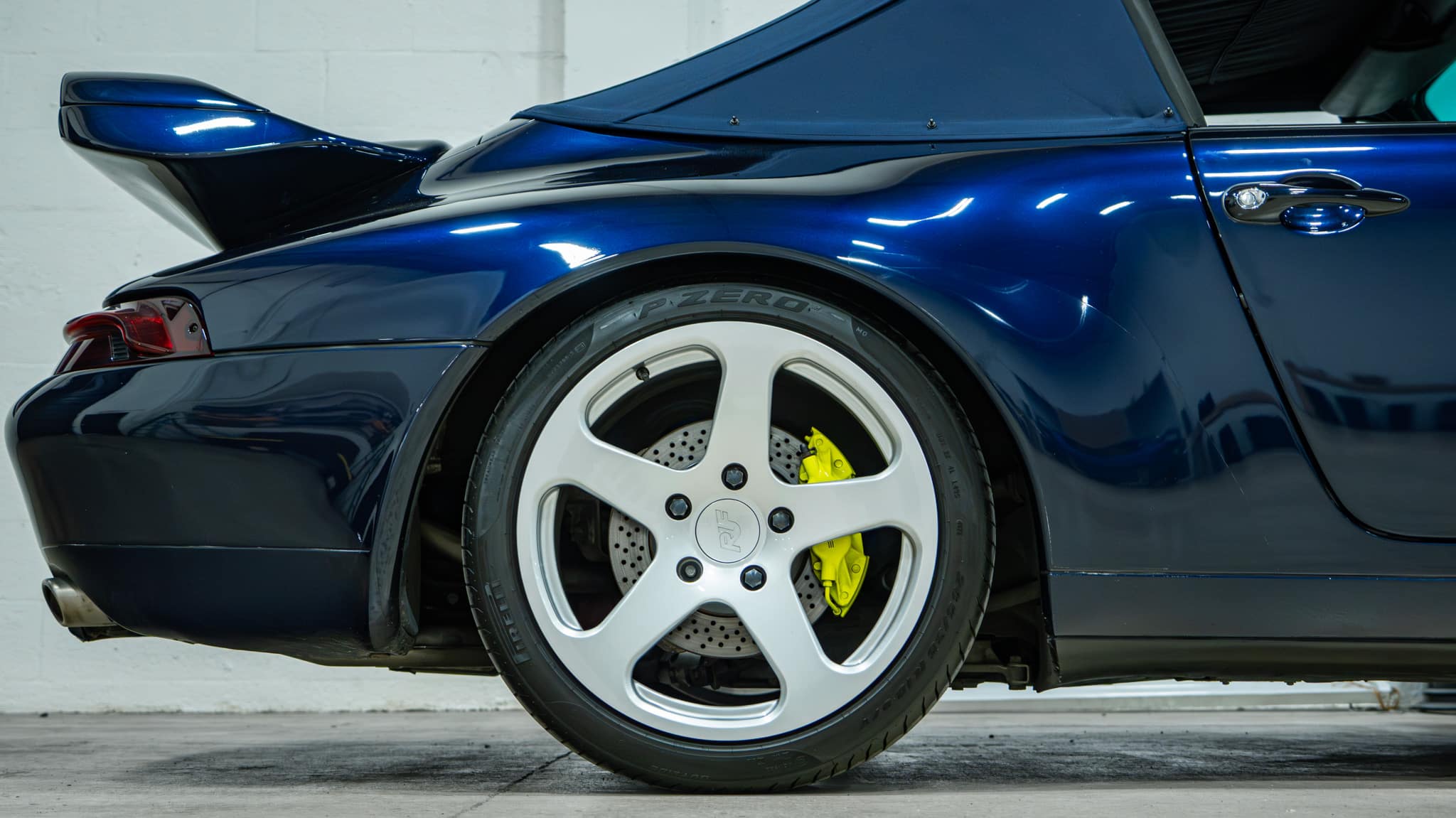 1995 Porsche 911 993 Carrera 4 Midnight Blue – 6 Speed Manual – Bilstein Coilovers full