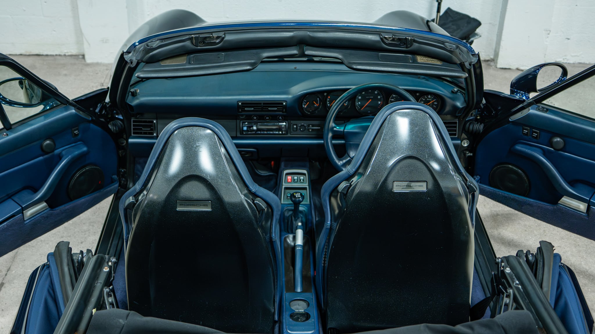 1995 Porsche 911 993 Carrera 4 Midnight Blue – 6 Speed Manual – Bilstein Coilovers full