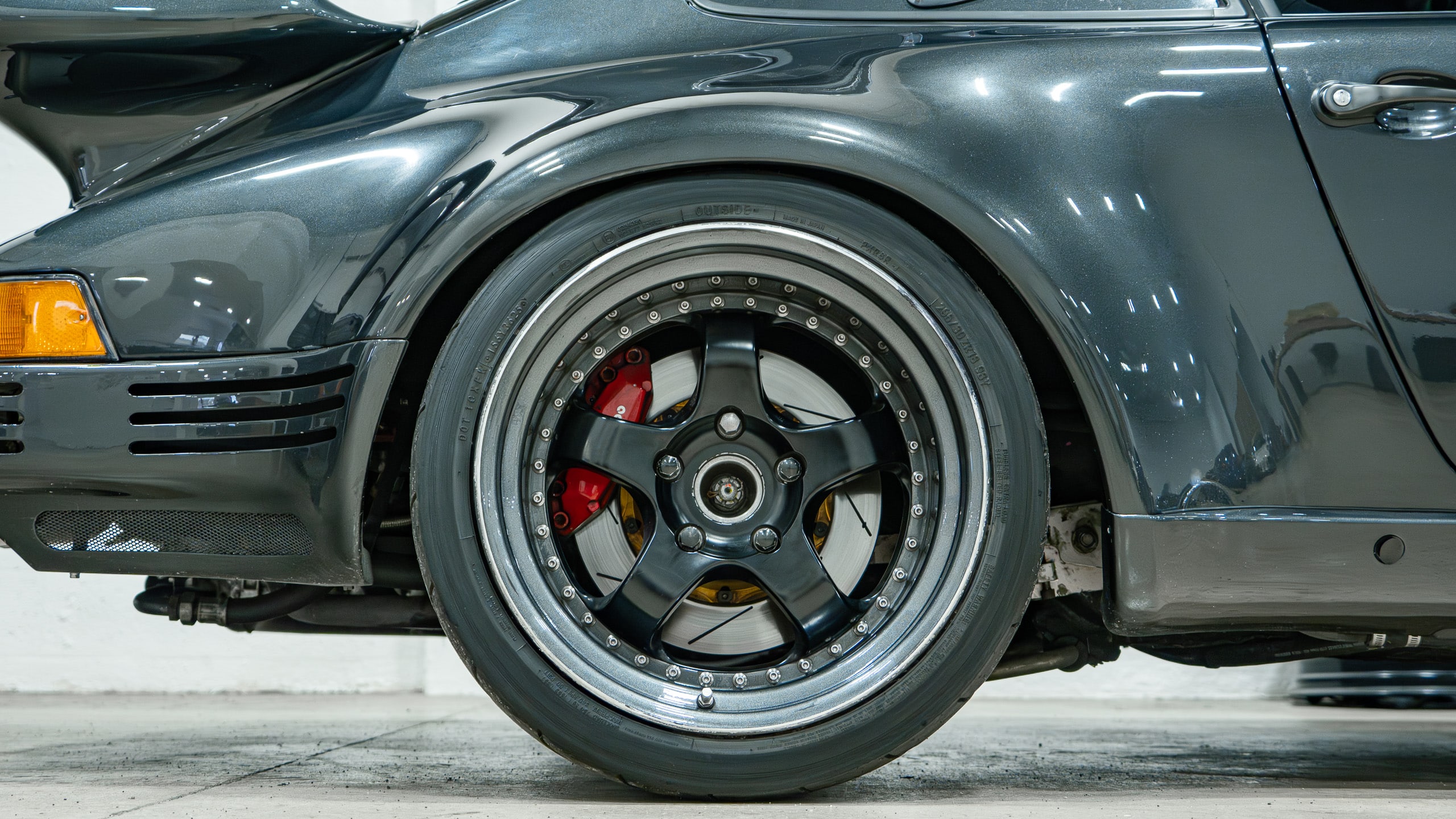 1984 Porsche 930 Turbo 3.3L Big Turbo – MOTEC – EFI – Brembo Brakes – Coilover Conversion full