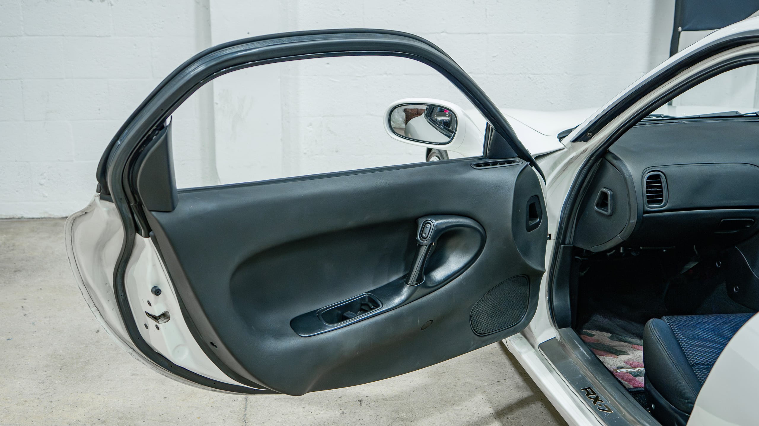 1995 Mazda RX7 FD – Only 27k Miles – JDM – 5 Speed Manual – HKS Coilovers – AME Wheels – 99+ Aero/Bumper full