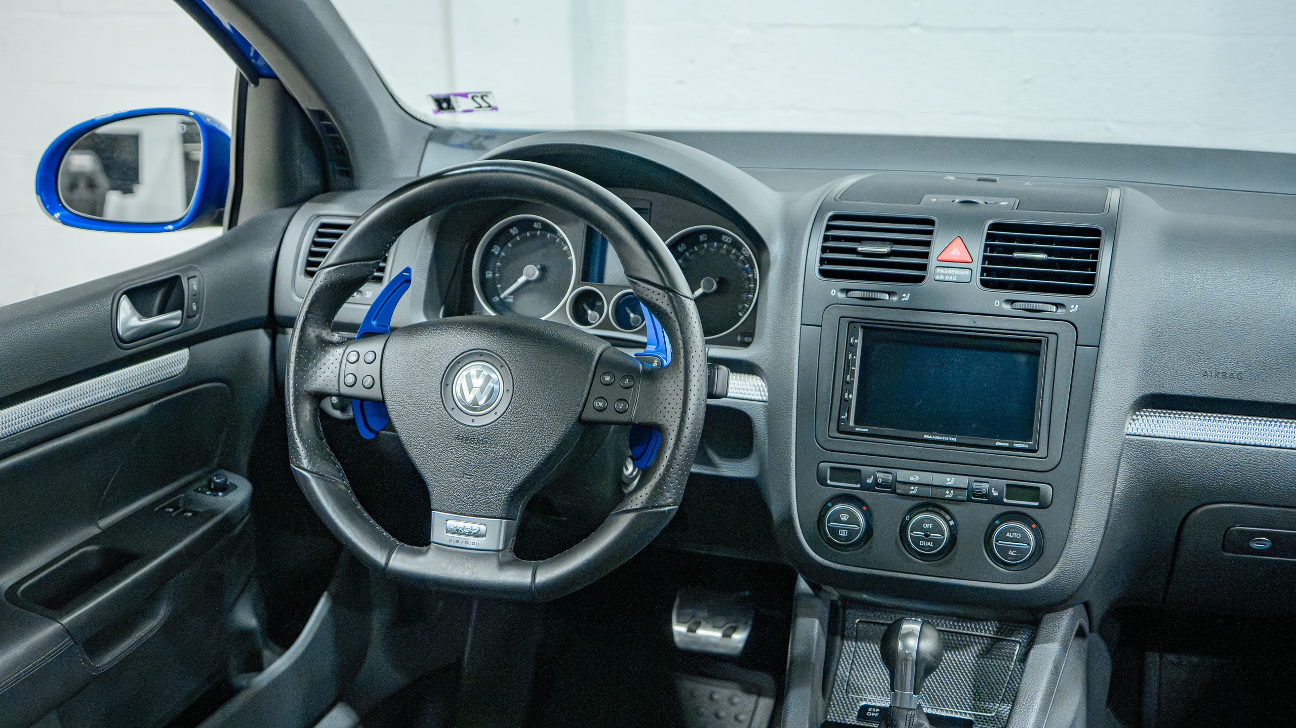 2008 Volkswagen R32 Only 45k Miles – Sapphire blue original paint – DSG full