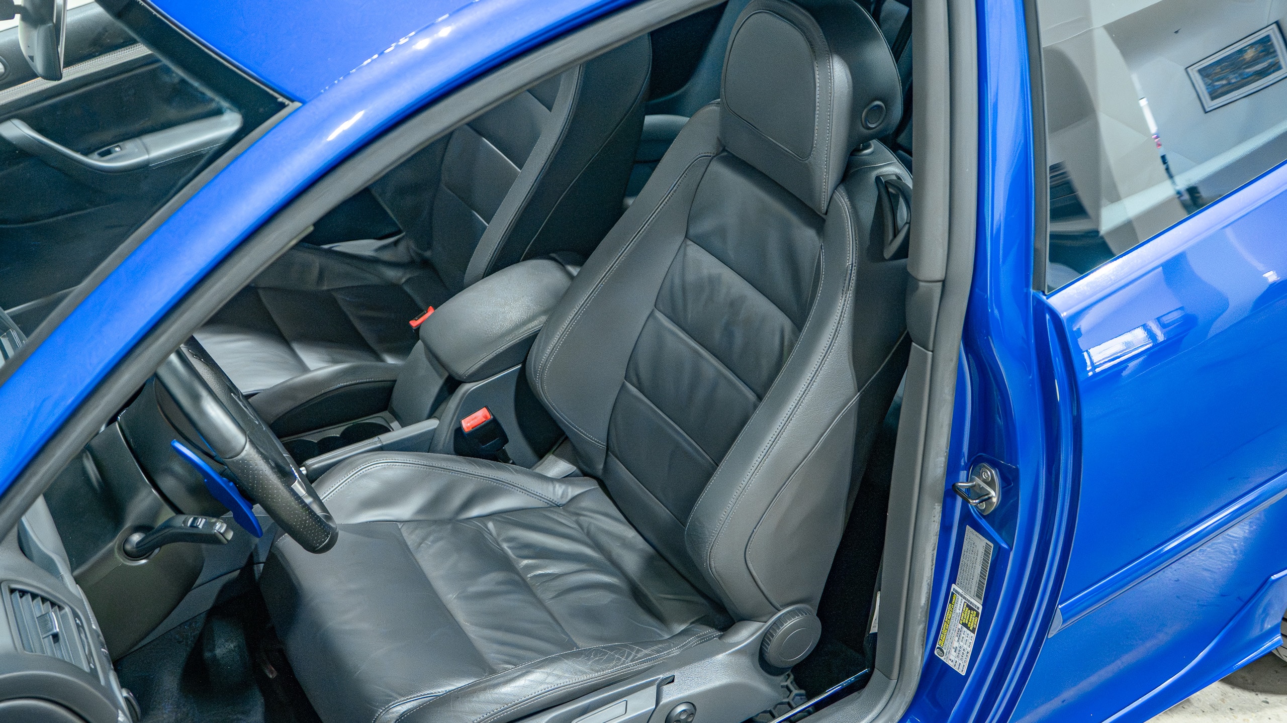 2008 Volkswagen R32 Only 45k Miles – Sapphire blue original paint – DSG full
