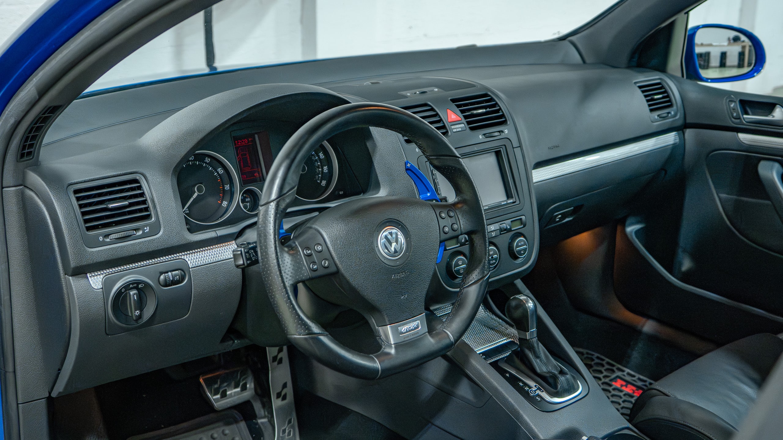 2008 Volkswagen R32 Only 45k Miles – Sapphire blue original paint – DSG full