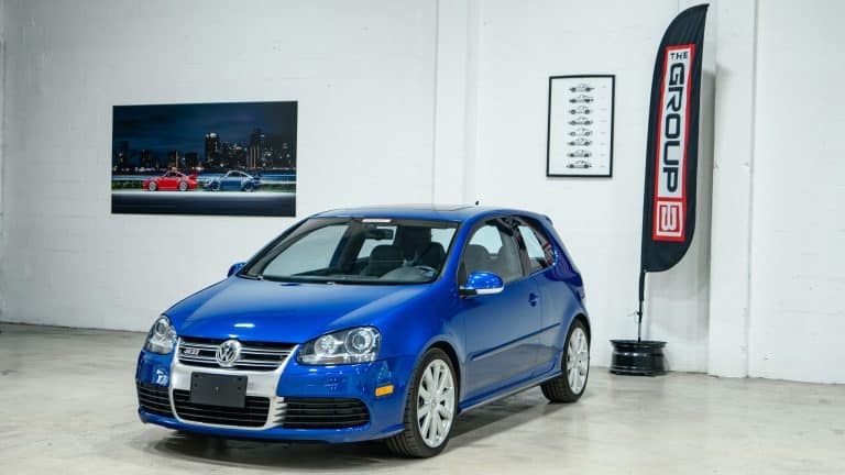 2008 Volkswagen R32 Only 45k Miles – Sapphire blue original paint – DSG