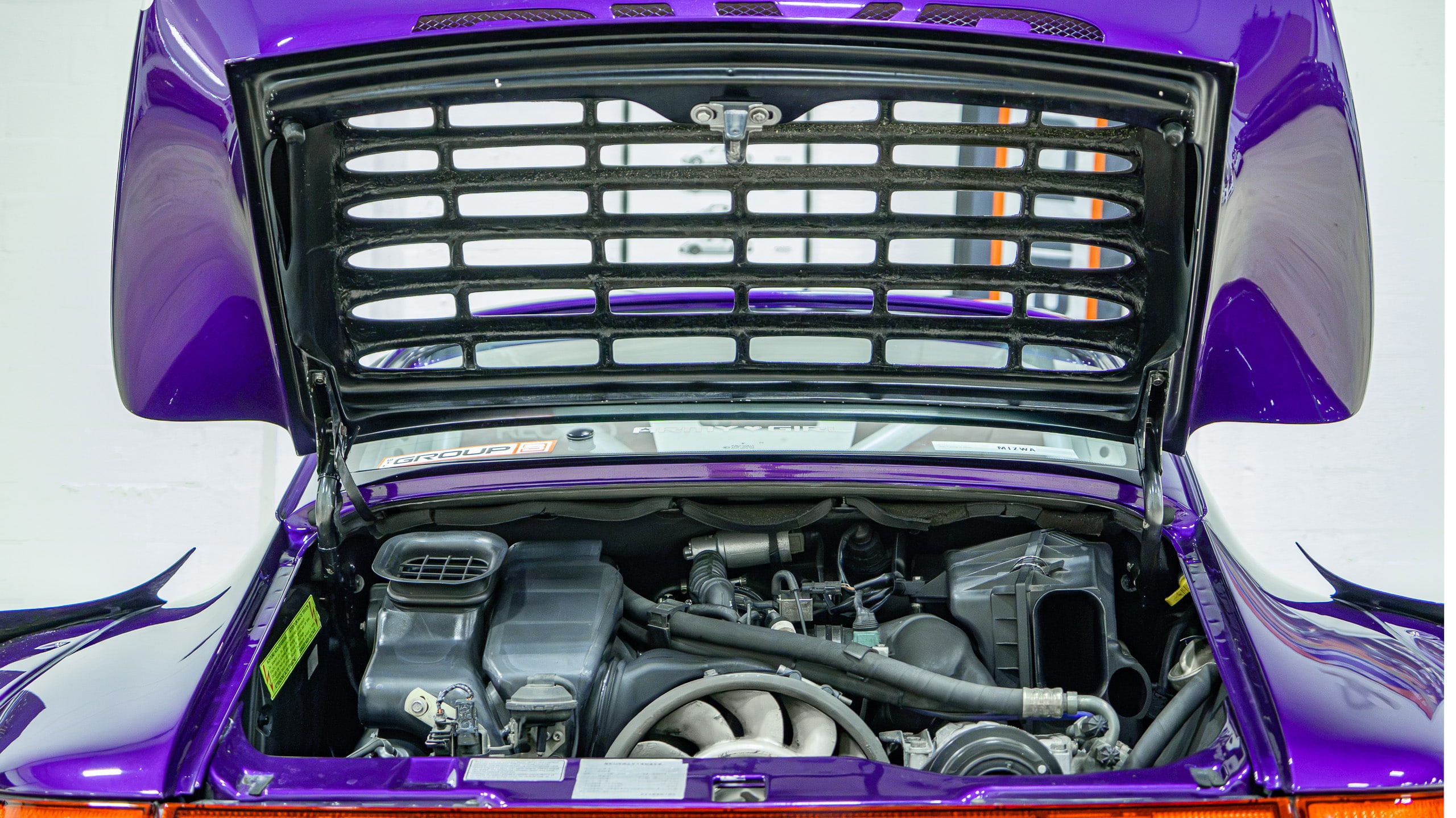 1995 Porsche 911 Carrera 993 RWB Army Girl – 59k Miles- 6 Speed Manual CAE Shifter – LSD – Stoptech BBK – Custom Exhaust- Cold AC full
