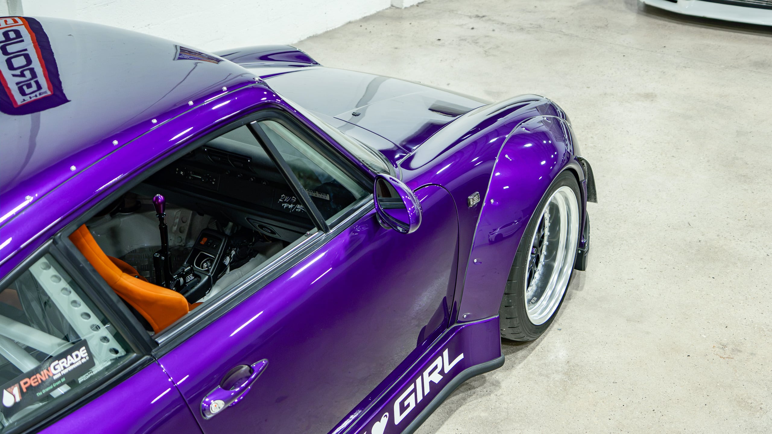 1995 Porsche 911 Carrera 993 RWB Army Girl – 59k Miles- 6 Speed Manual CAE Shifter – LSD – Stoptech BBK – Custom Exhaust- Cold AC full