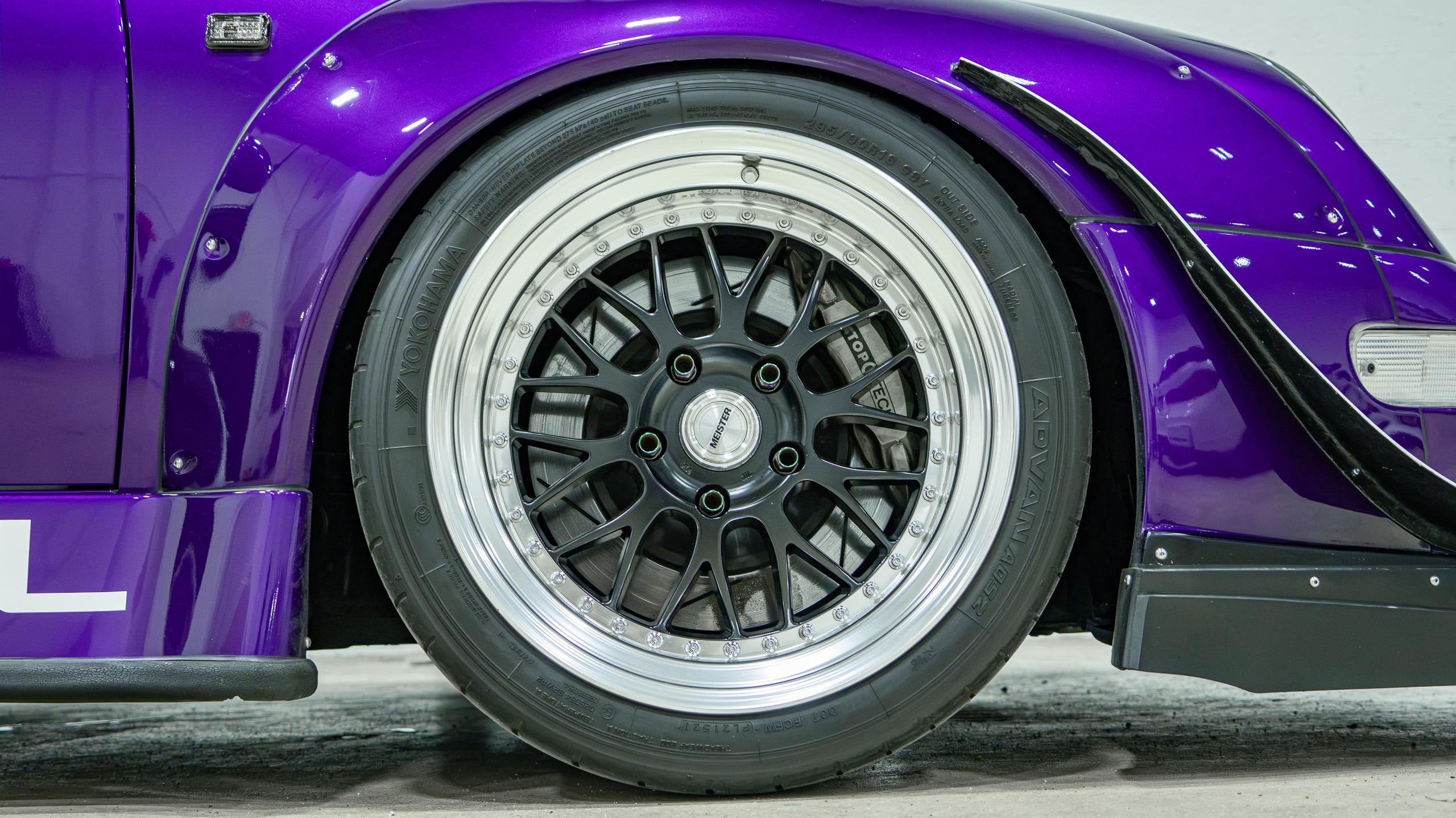 1995 Porsche 911 Carrera 993 RWB Army Girl – 59k Miles- 6 Speed Manual CAE Shifter – LSD – Stoptech BBK – Custom Exhaust- Cold AC full