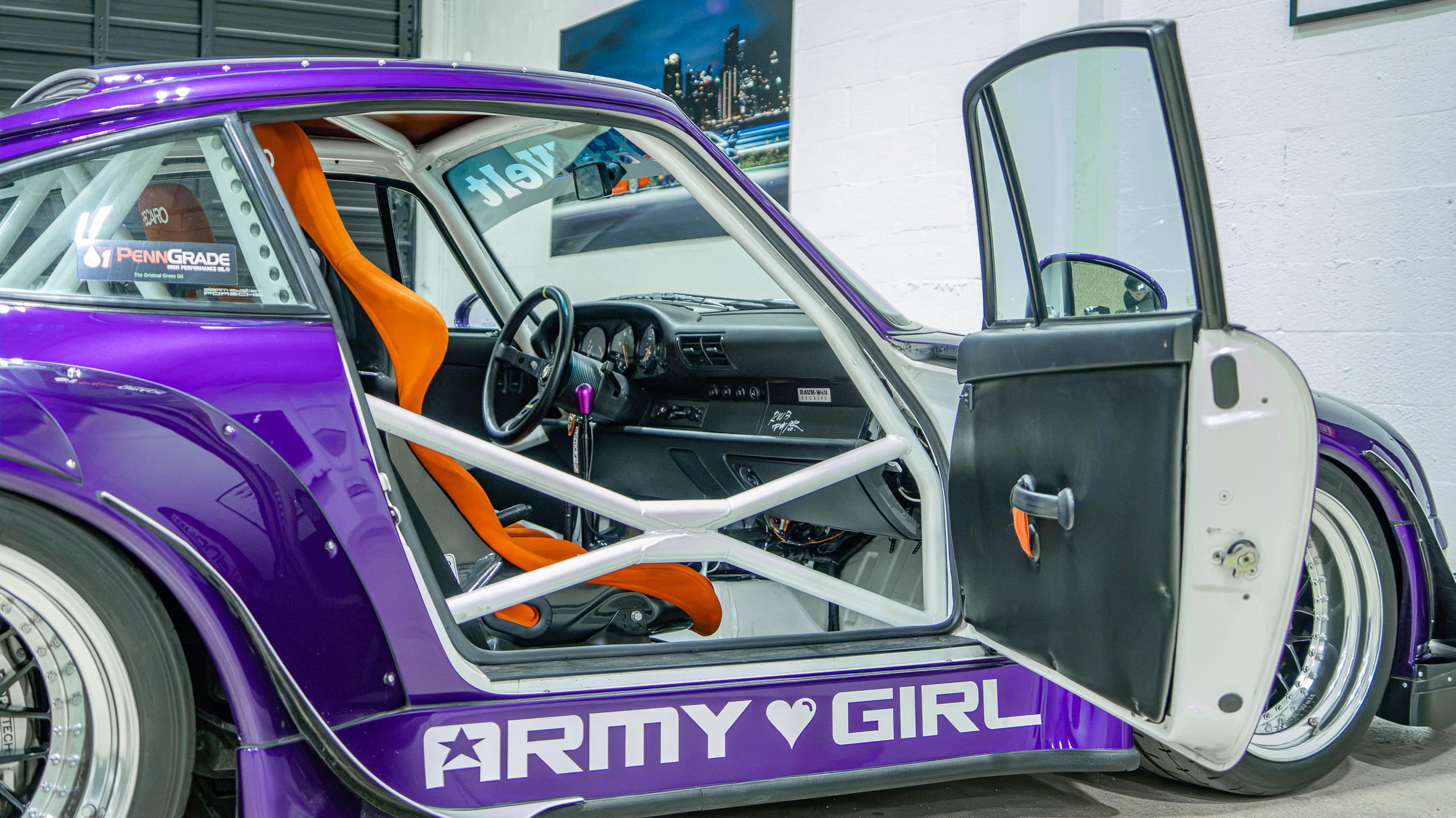 1995 Porsche 911 Carrera 993 RWB Army Girl – 59k Miles- 6 Speed Manual CAE Shifter – LSD – Stoptech BBK – Custom Exhaust- Cold AC full