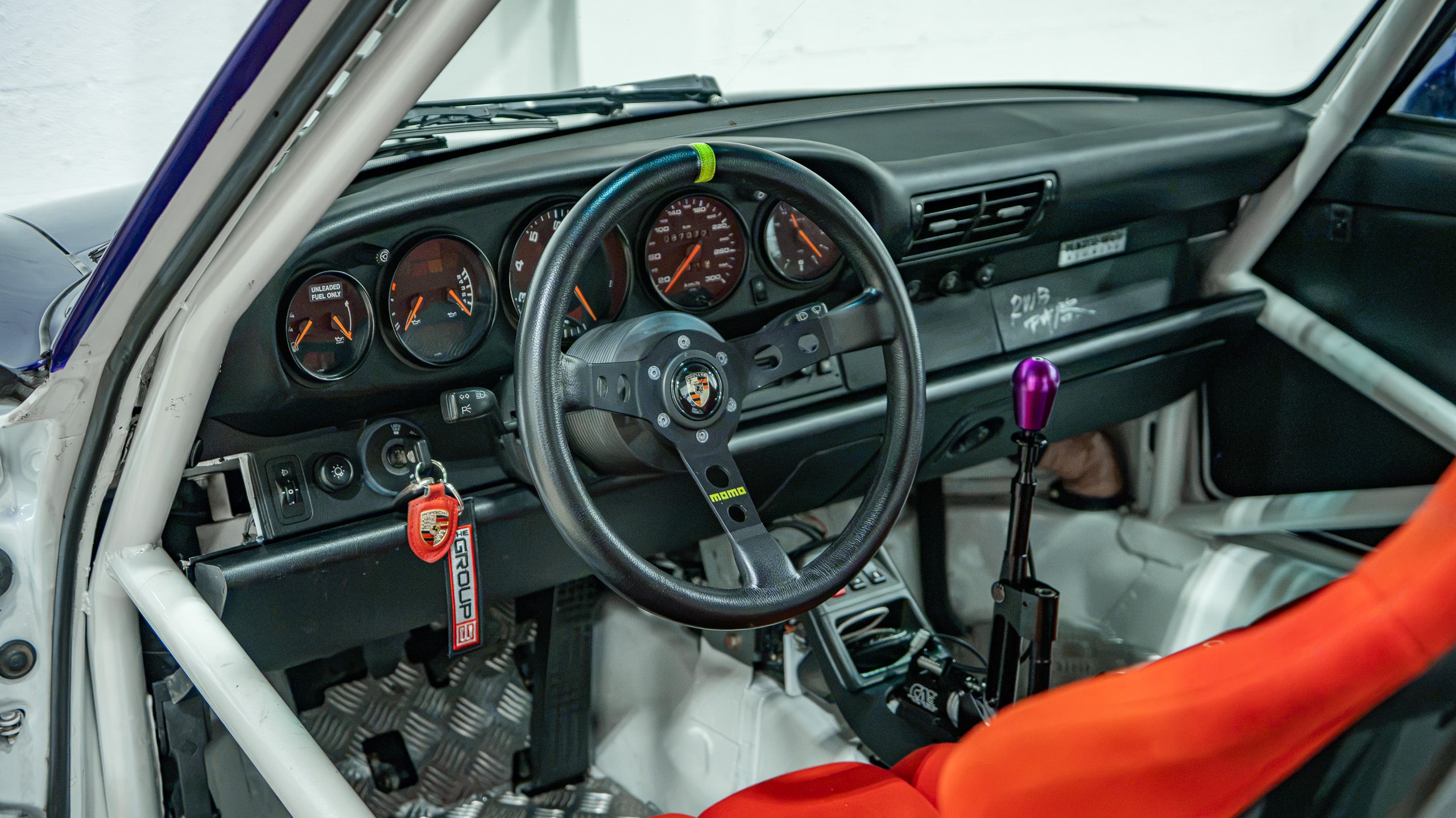 1995 Porsche 911 Carrera 993 RWB Army Girl – 59k Miles- 6 Speed Manual CAE Shifter – LSD – Stoptech BBK – Custom Exhaust- Cold AC full