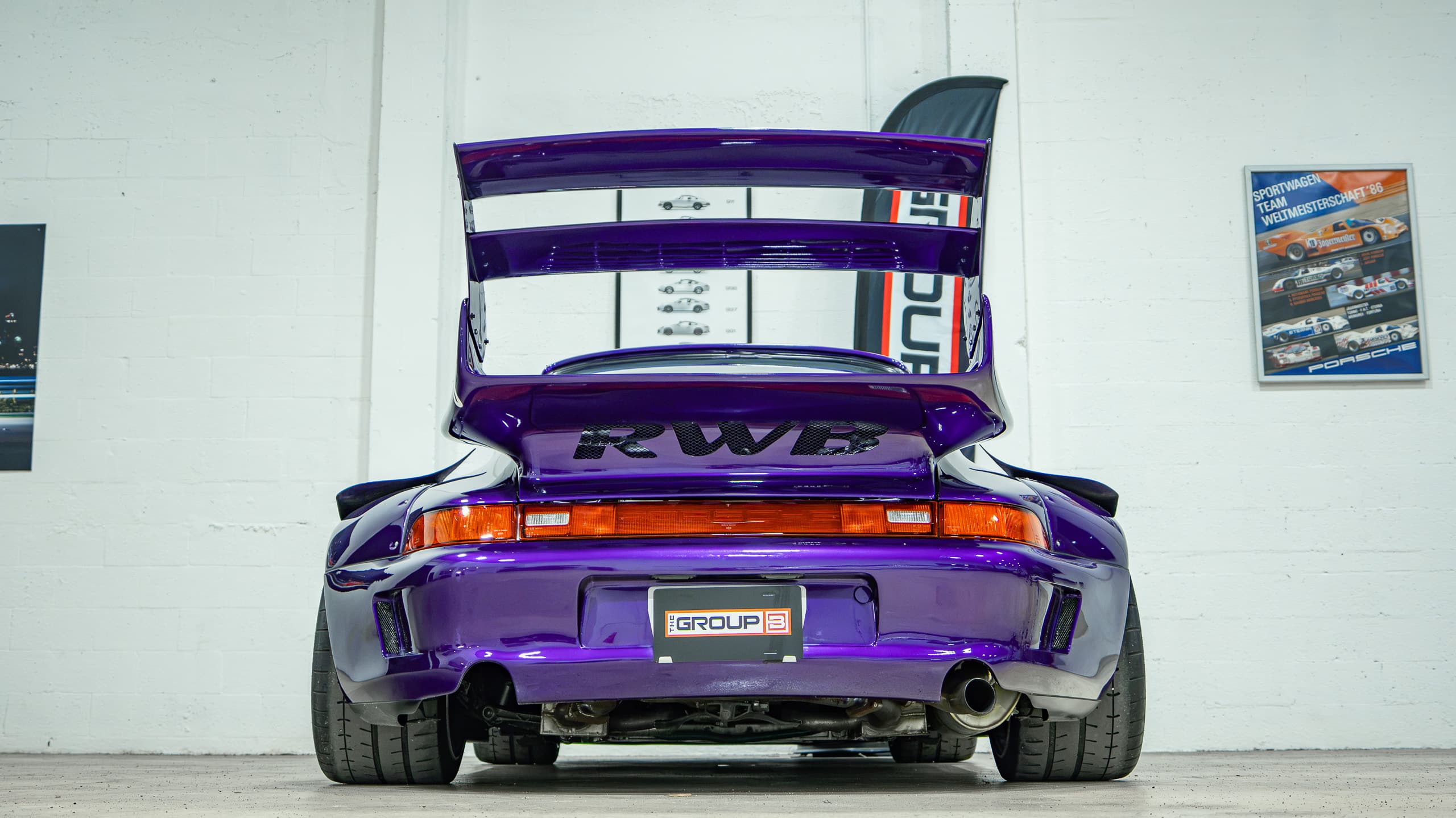 1995 Porsche 911 Carrera 993 RWB Army Girl – 59k Miles- 6 Speed Manual CAE Shifter – LSD – Stoptech BBK – Custom Exhaust- Cold AC full