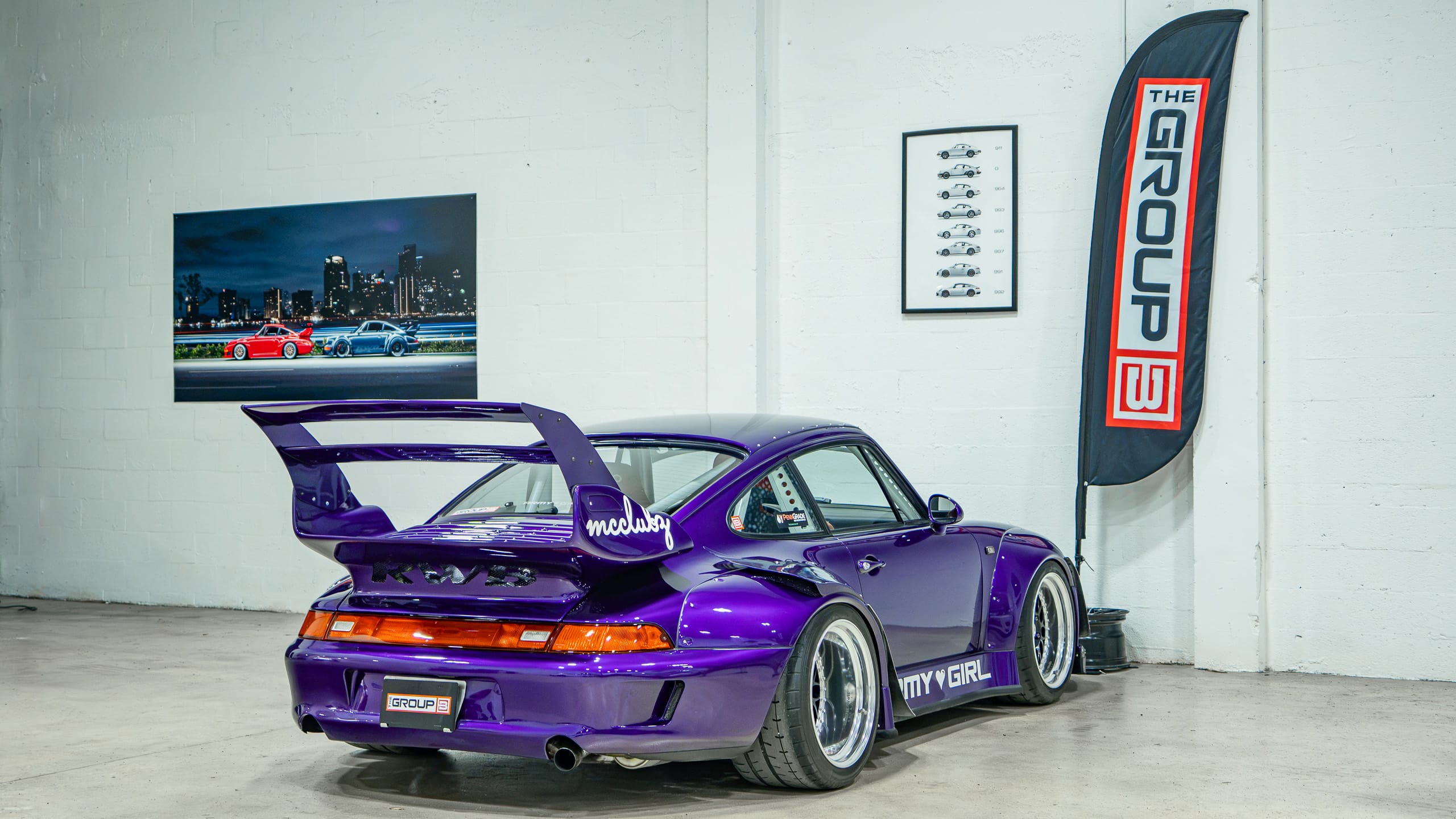 1995 Porsche 911 Carrera 993 RWB Army Girl – 59k Miles- 6 Speed Manual CAE Shifter – LSD – Stoptech BBK – Custom Exhaust- Cold AC full