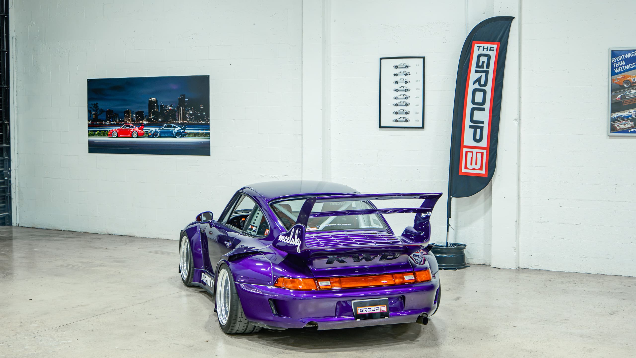 1995 Porsche 911 Carrera 993 RWB Army Girl – 59k Miles- 6 Speed Manual CAE Shifter – LSD – Stoptech BBK – Custom Exhaust- Cold AC full