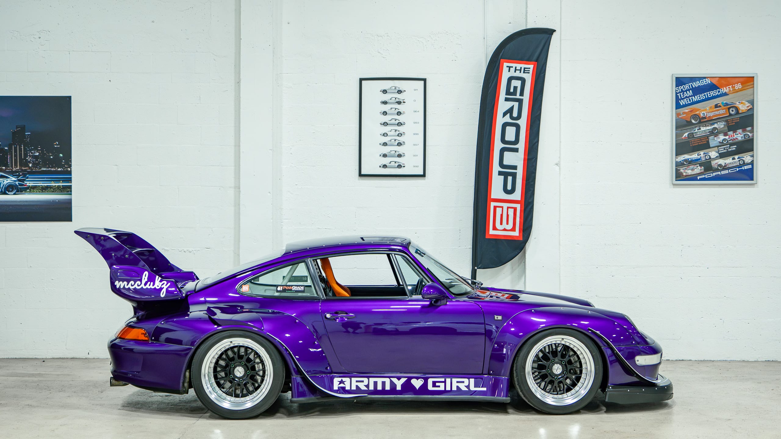 1995 Porsche 911 Carrera 993 RWB Army Girl – 59k Miles- 6 Speed Manual CAE Shifter – LSD – Stoptech BBK – Custom Exhaust- Cold AC full
