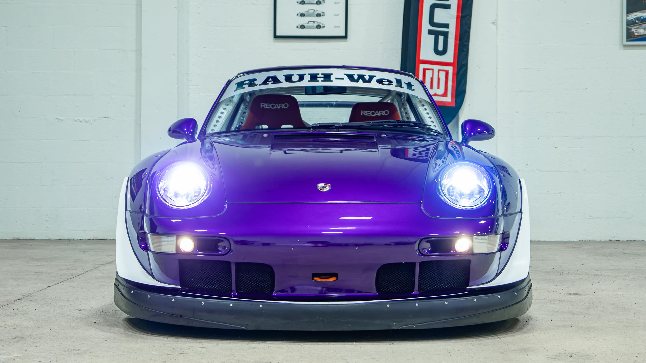 1995 Porsche 911 Carrera 993 RWB Army Girl – 59k Miles- 6 Speed Manual CAE Shifter – LSD – Stoptech BBK – Custom Exhaust- Cold AC full