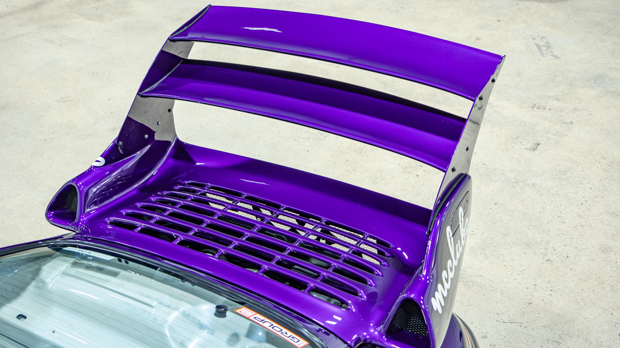 1995 Porsche 911 Carrera 993 RWB Army Girl – 59k Miles- 6 Speed Manual CAE Shifter – LSD – Stoptech BBK – Custom Exhaust- Cold AC full