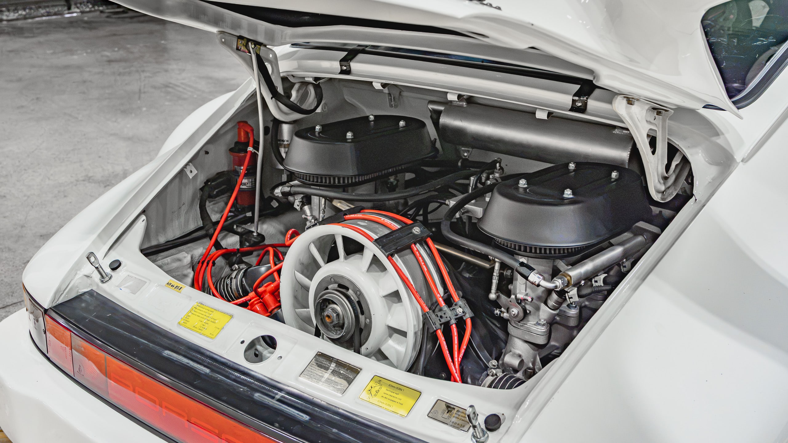 1988 Porsche 911 Club Sport 1 of 340 CS – Sunburst Widebody – Only 12k Miles – G50 5 Speed – MoTEC – 2340 Lb full