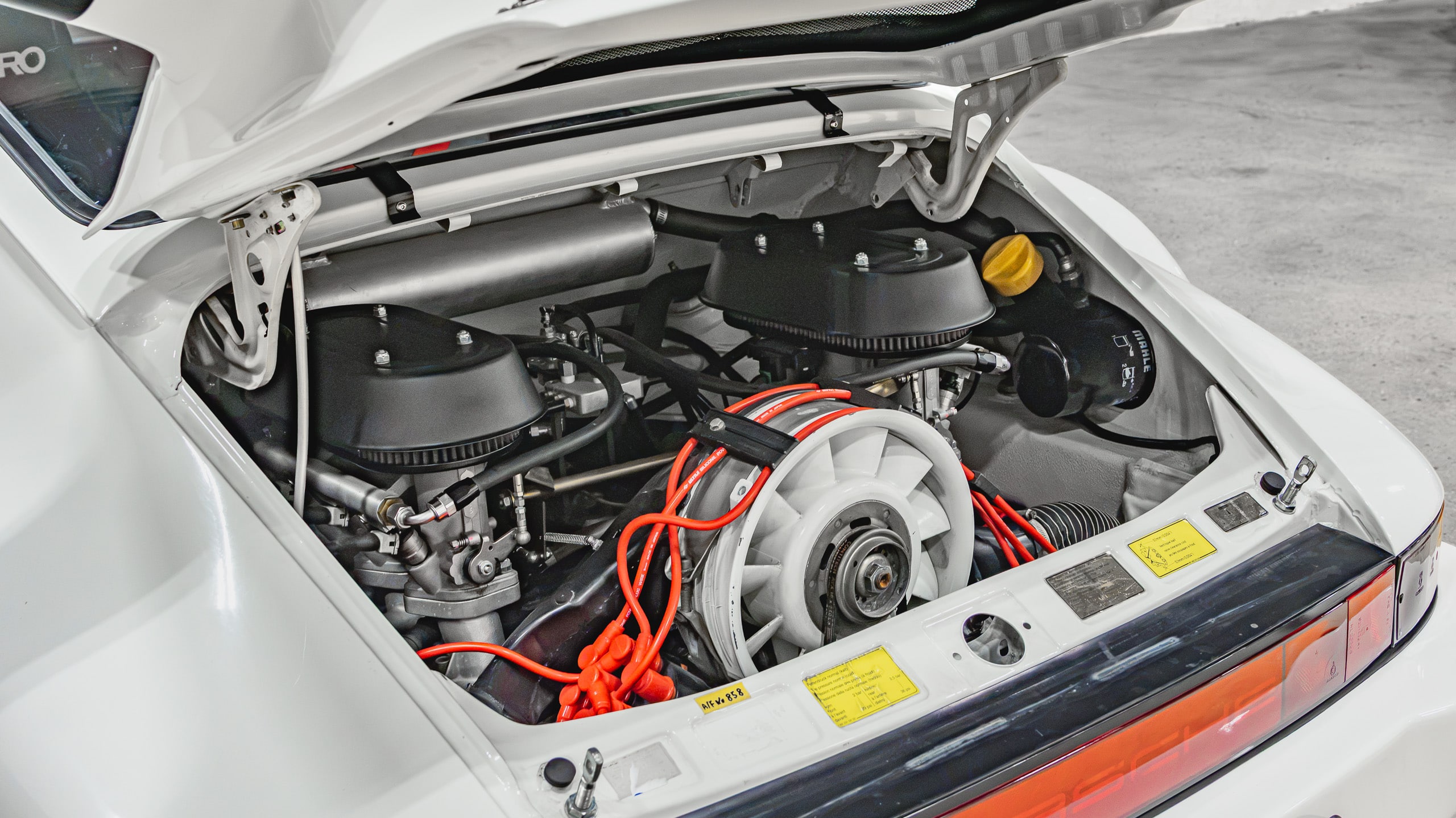 1988 Porsche 911 Club Sport 1 of 340 CS – Sunburst Widebody – Only 12k Miles – G50 5 Speed – MoTEC – 2340 Lb full