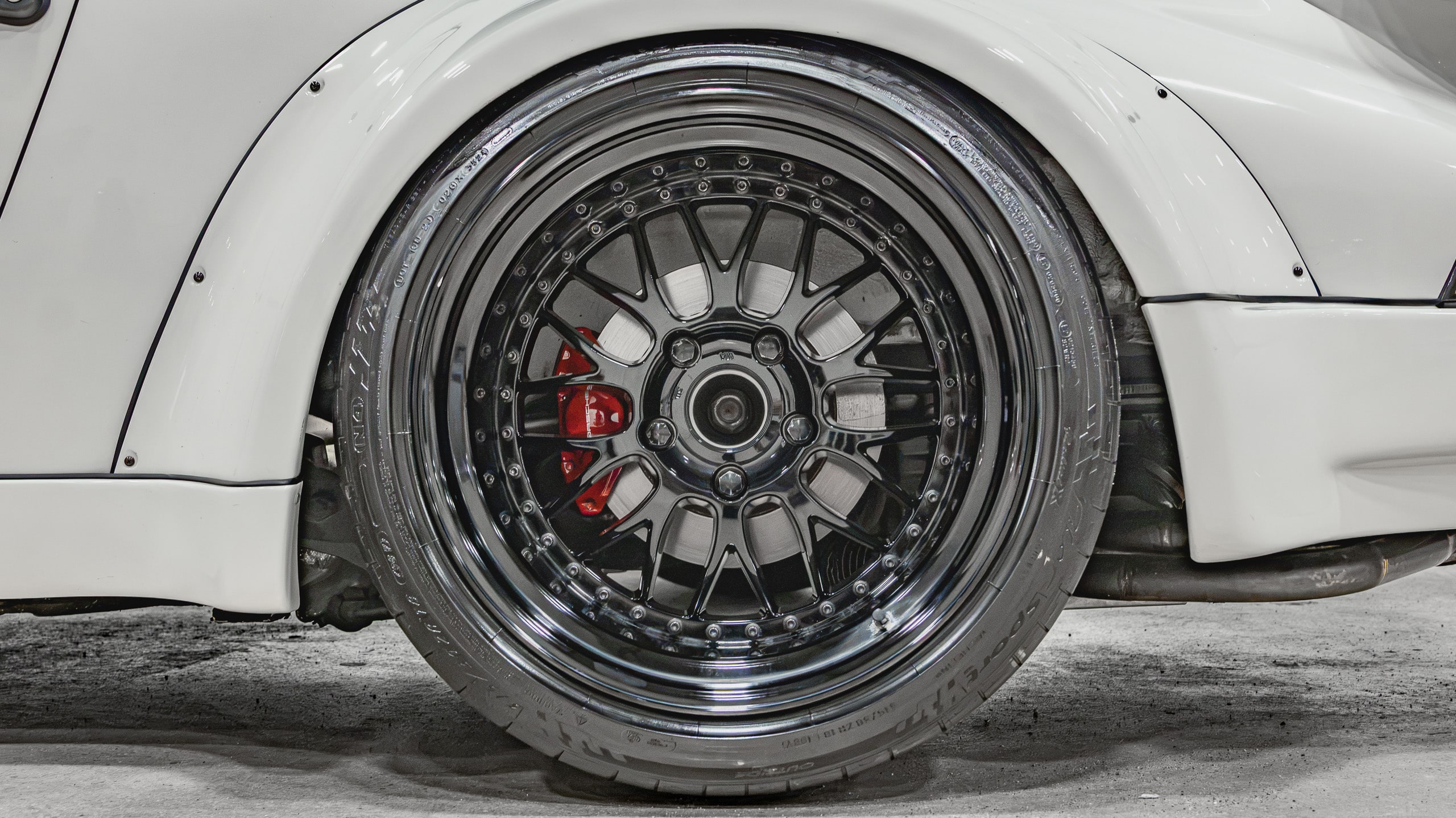 1988 Porsche 911 Club Sport 1 of 340 CS – Sunburst Widebody – Only 12k Miles – G50 5 Speed – MoTEC – 2340 Lb full