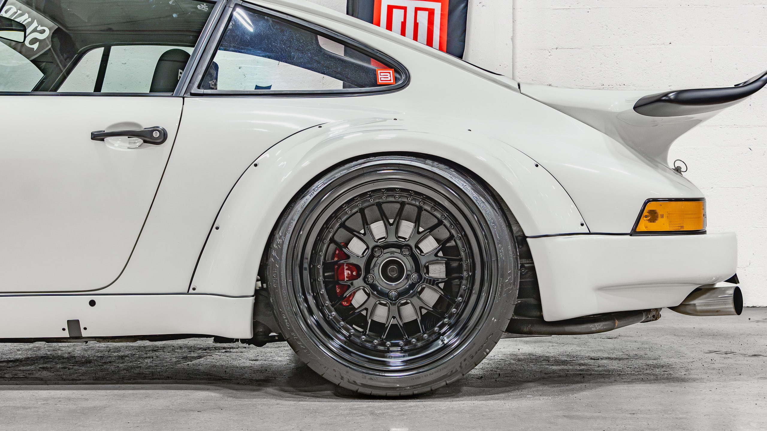 1988 Porsche 911 Club Sport 1 of 340 CS – Sunburst Widebody – Only 12k Miles – G50 5 Speed – MoTEC – 2340 Lb full