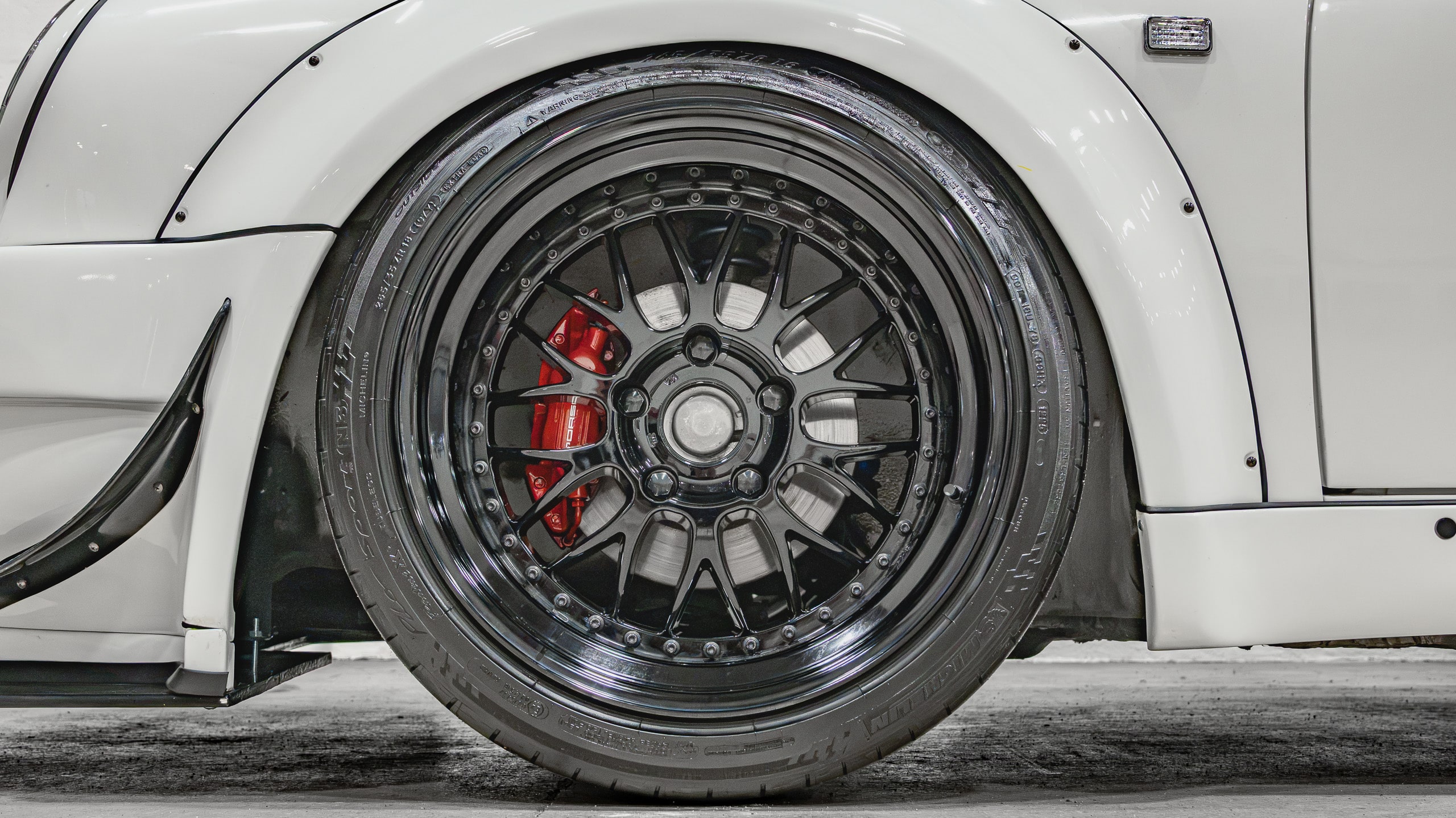 1988 Porsche 911 Club Sport 1 of 340 CS – Sunburst Widebody – Only 12k Miles – G50 5 Speed – MoTEC – 2340 Lb full