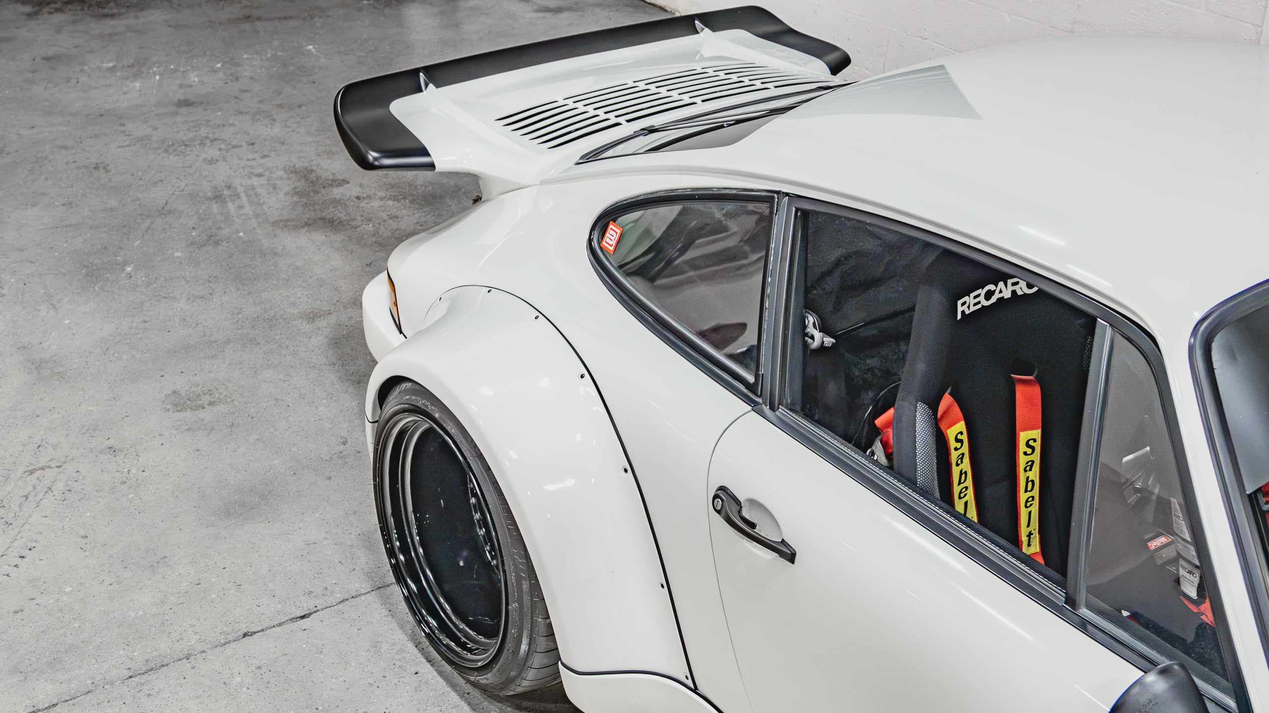 1988 Porsche 911 Club Sport 1 of 340 CS – Sunburst Widebody – Only 12k Miles – G50 5 Speed – MoTEC – 2340 Lb full