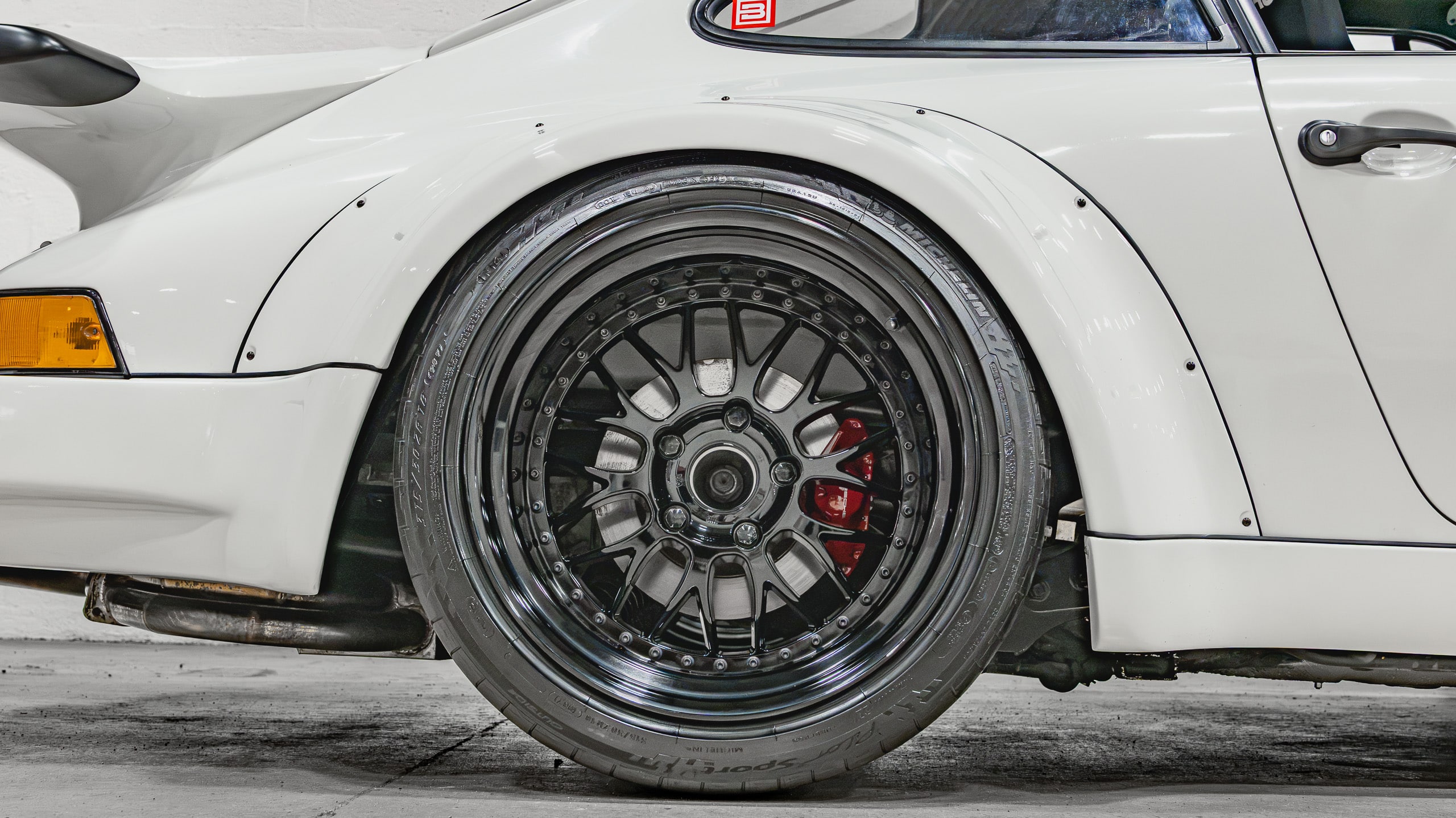 1988 Porsche 911 Club Sport 1 of 340 CS – Sunburst Widebody – Only 12k Miles – G50 5 Speed – MoTEC – 2340 Lb full