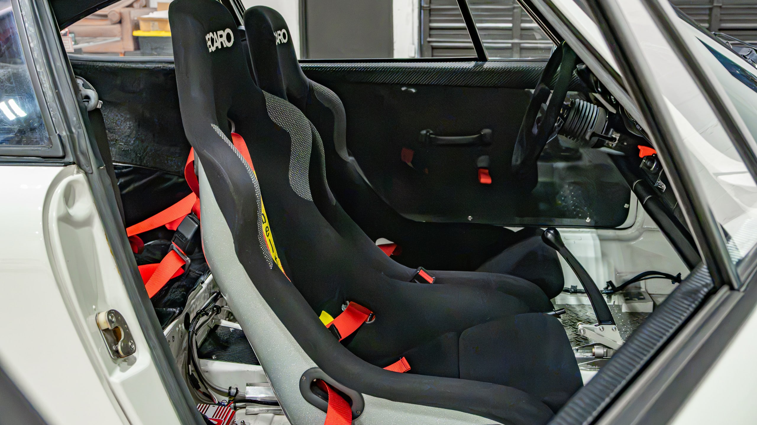 1988 Porsche 911 Club Sport 1 of 340 CS – Sunburst Widebody – Only 12k Miles – G50 5 Speed – MoTEC – 2340 Lb full