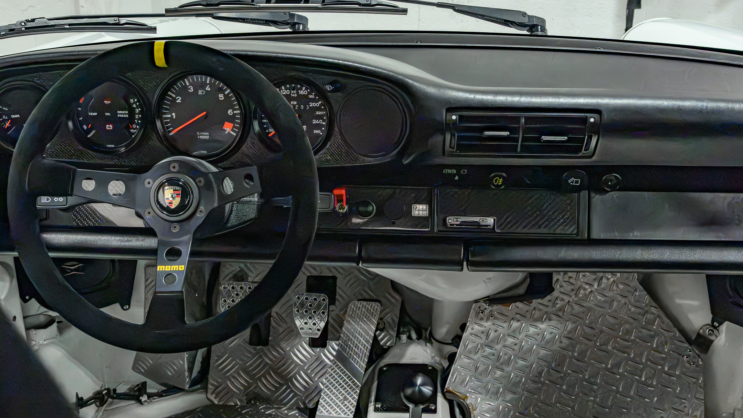 1988 Porsche 911 Club Sport 1 of 340 CS – Sunburst Widebody – Only 12k Miles – G50 5 Speed – MoTEC – 2340 Lb full