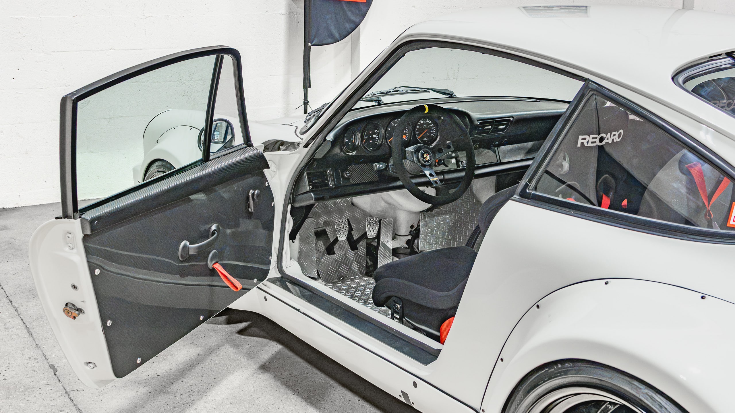 1988 Porsche 911 Club Sport 1 of 340 CS – Sunburst Widebody – Only 12k Miles – G50 5 Speed – MoTEC – 2340 Lb full